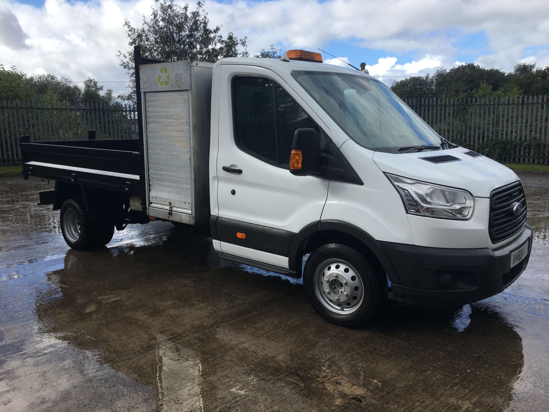 Ford Transit 350 Twin Wheel Base Tipper | NV65 OUM | 109,894 miles - Image 3 of 7