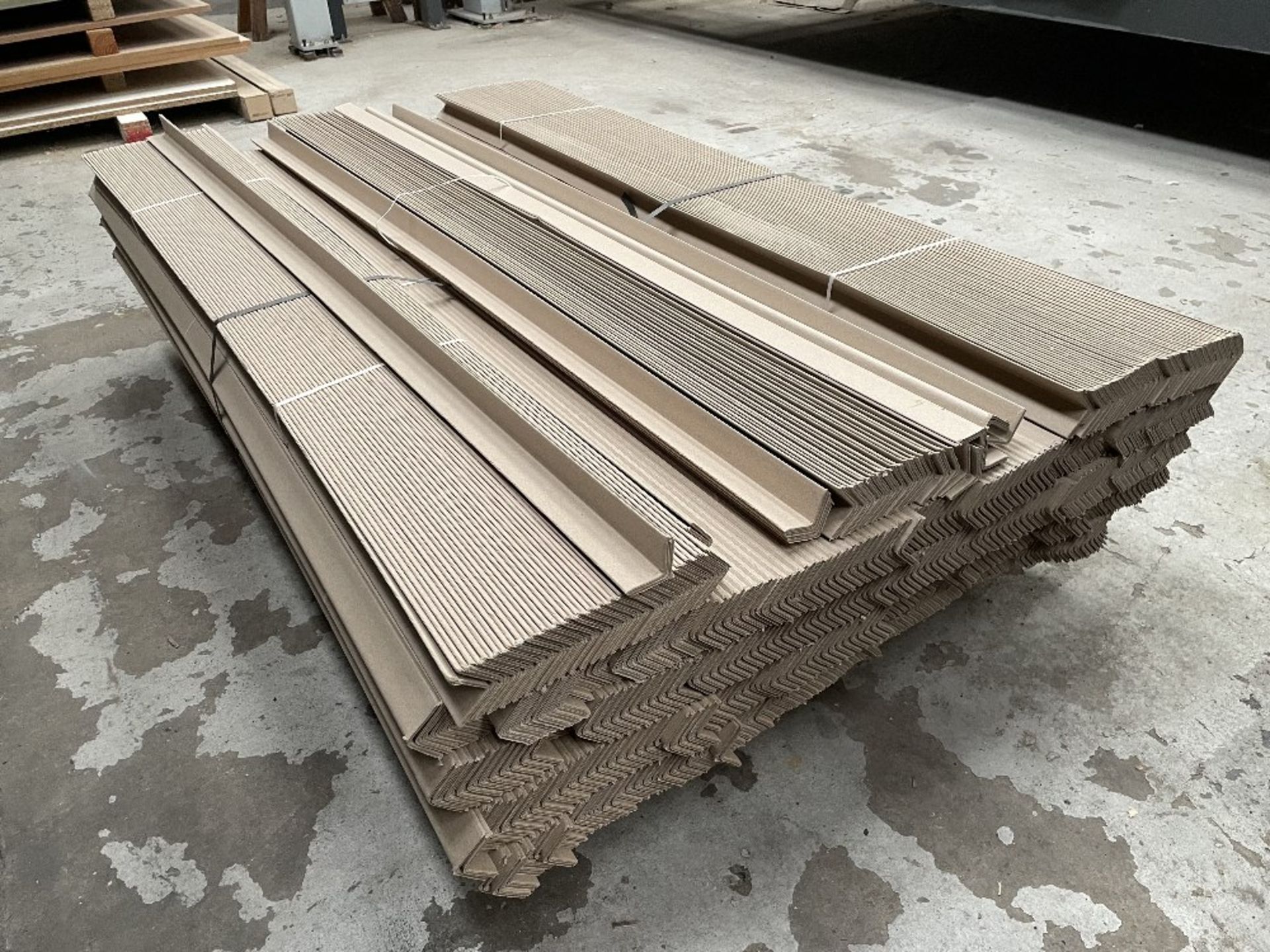 Part Pallet of Cardboard Edge Guards Protectors | As Pictured - Image 2 of 2