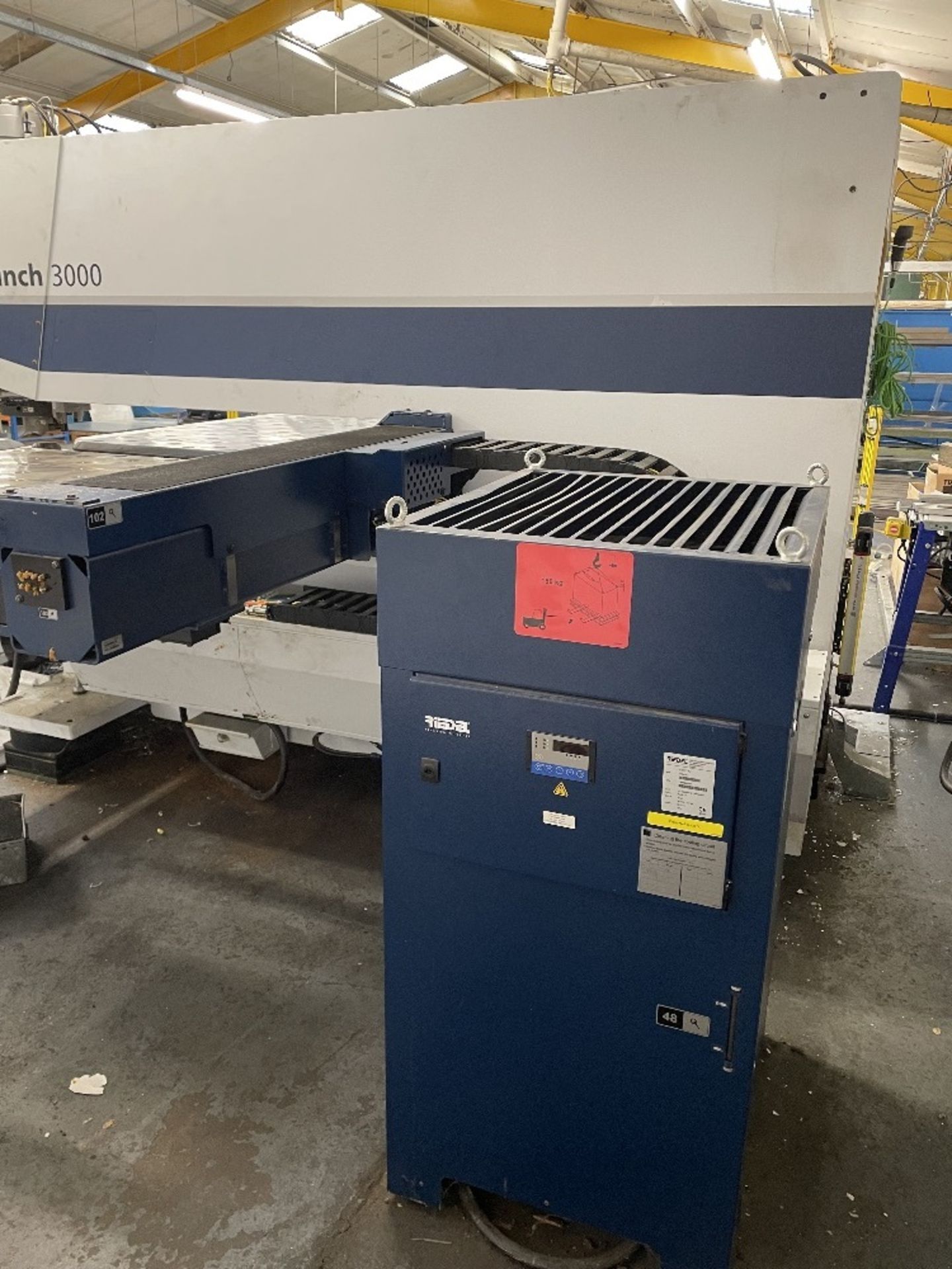 Trumpf TruPunch 3000 CNC Punching Machine w/ Sheet Master Compact Loader | YOM: 2014 - Image 8 of 21