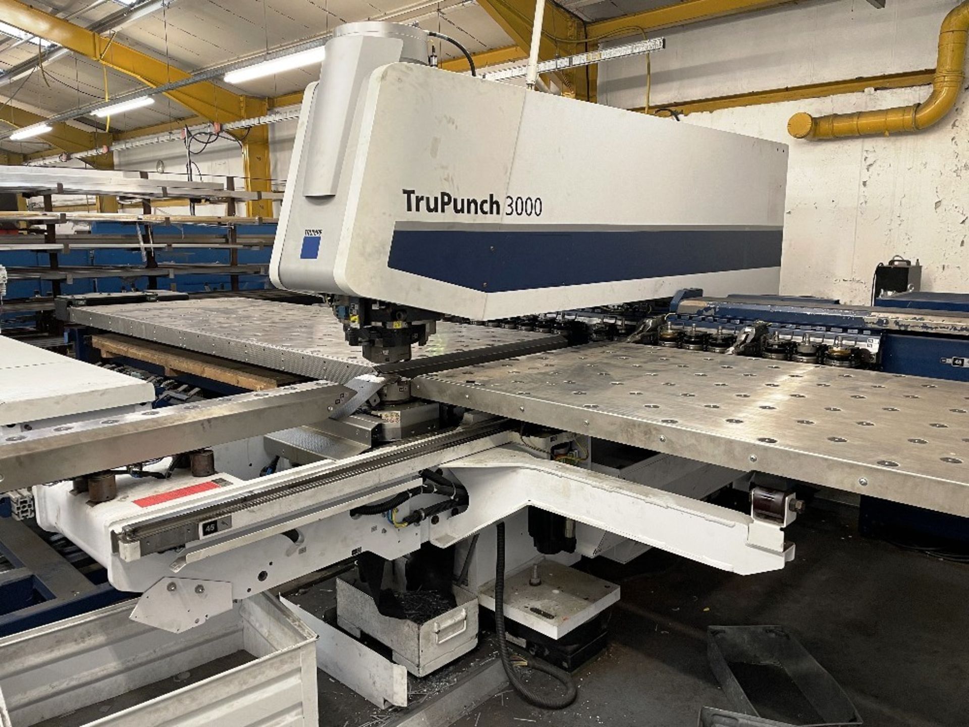 Trumpf TruPunch 3000 CNC Punching Machine w/ Sheet Master Compact Loader | YOM: 2014 - Image 2 of 21