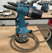 2 x Avdel 74200 Pneumatic Rivet Guns