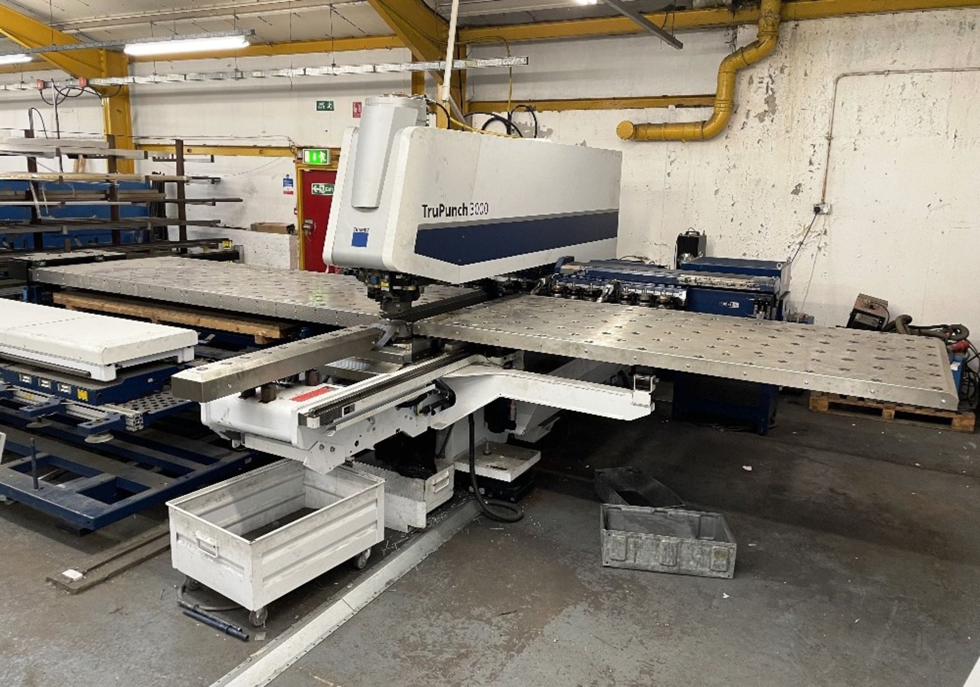 Trumpf TruPunch 3000 CNC Punching Machine w/ Sheet Master Compact Loader | YOM: 2014