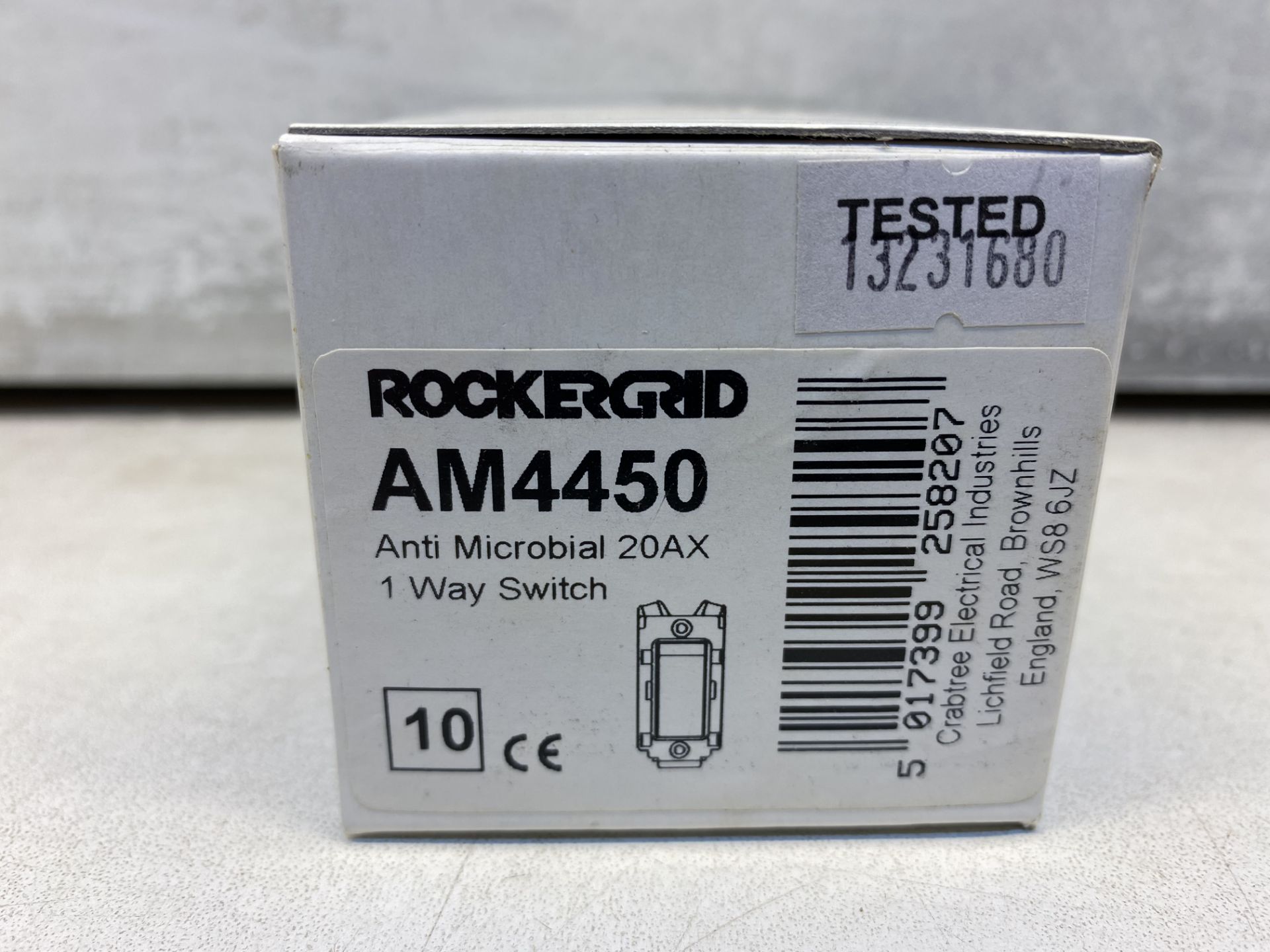 100 x Rockergrid AM4450 Anti Microbial 20AX 1 way Switches - Image 4 of 4