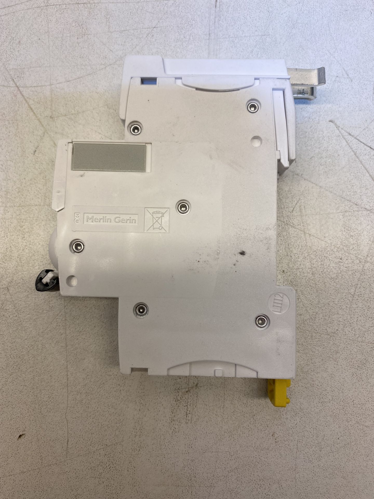 22 x SCHNEIDER - SE10B110 IKQ 1P 10A B MINIATURE CIRCUIT BREAKER - Image 2 of 4