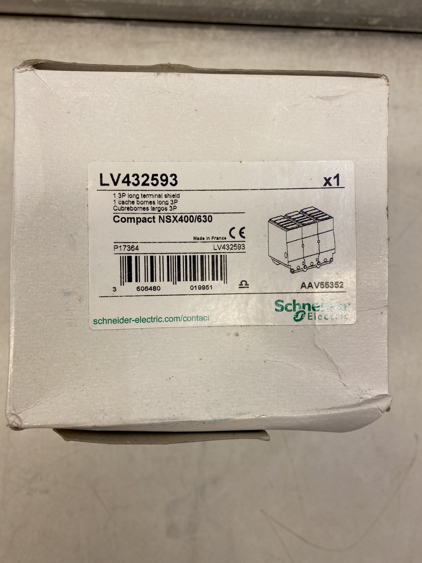6 x Schneider Electric Klemmenabdeckung LV432593 Phase Separation for Power Switch 3606480019951 - Image 2 of 2