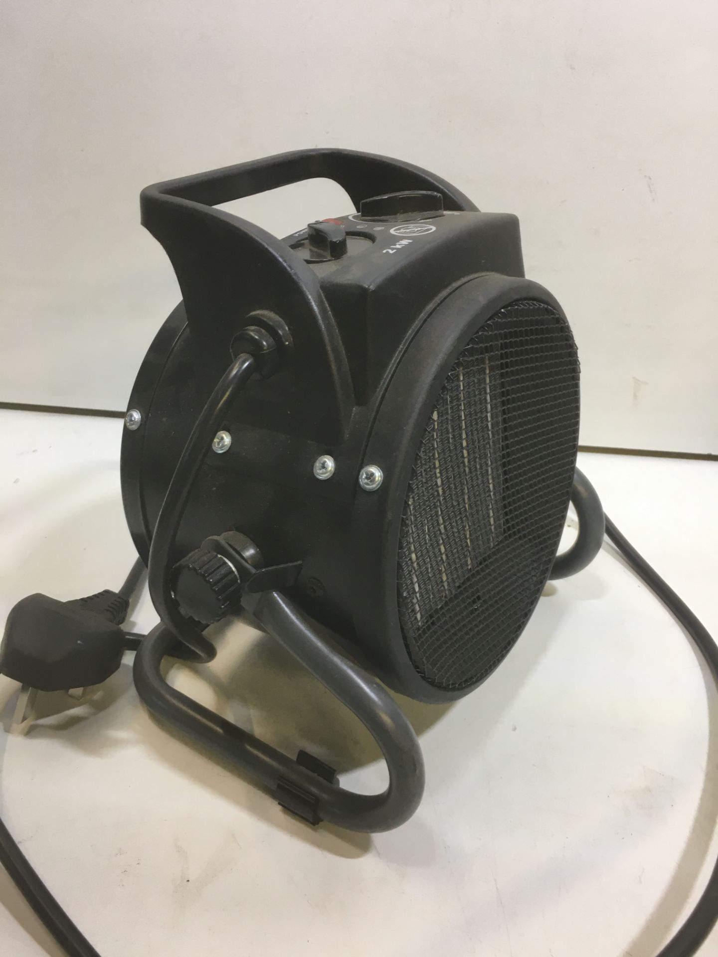 2 x Sealey 200W Industrial Fan Heater | PEH2001 - Image 2 of 3