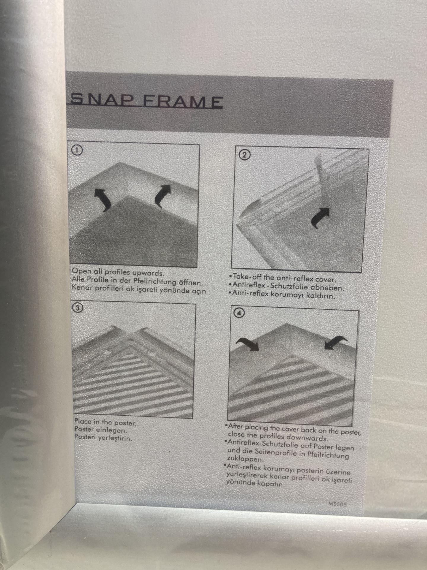 8 x Wall Mountable Snap Frames / Displays - Image 3 of 3