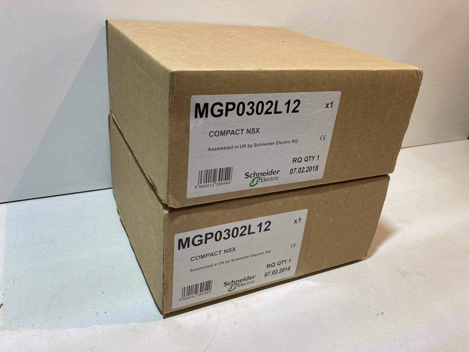 2 x Schneider Electric Compact NSX | MGP0302L12| RRP: £612.00 - Image 3 of 3