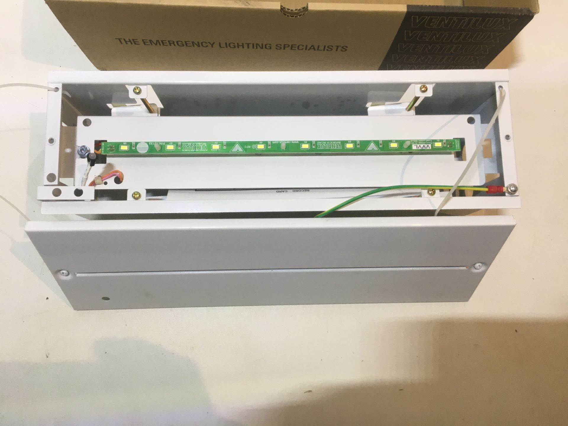 8 x Ventilux ZRSTM3LEDDALI LED Emergency Lighting Mounts - Image 3 of 4