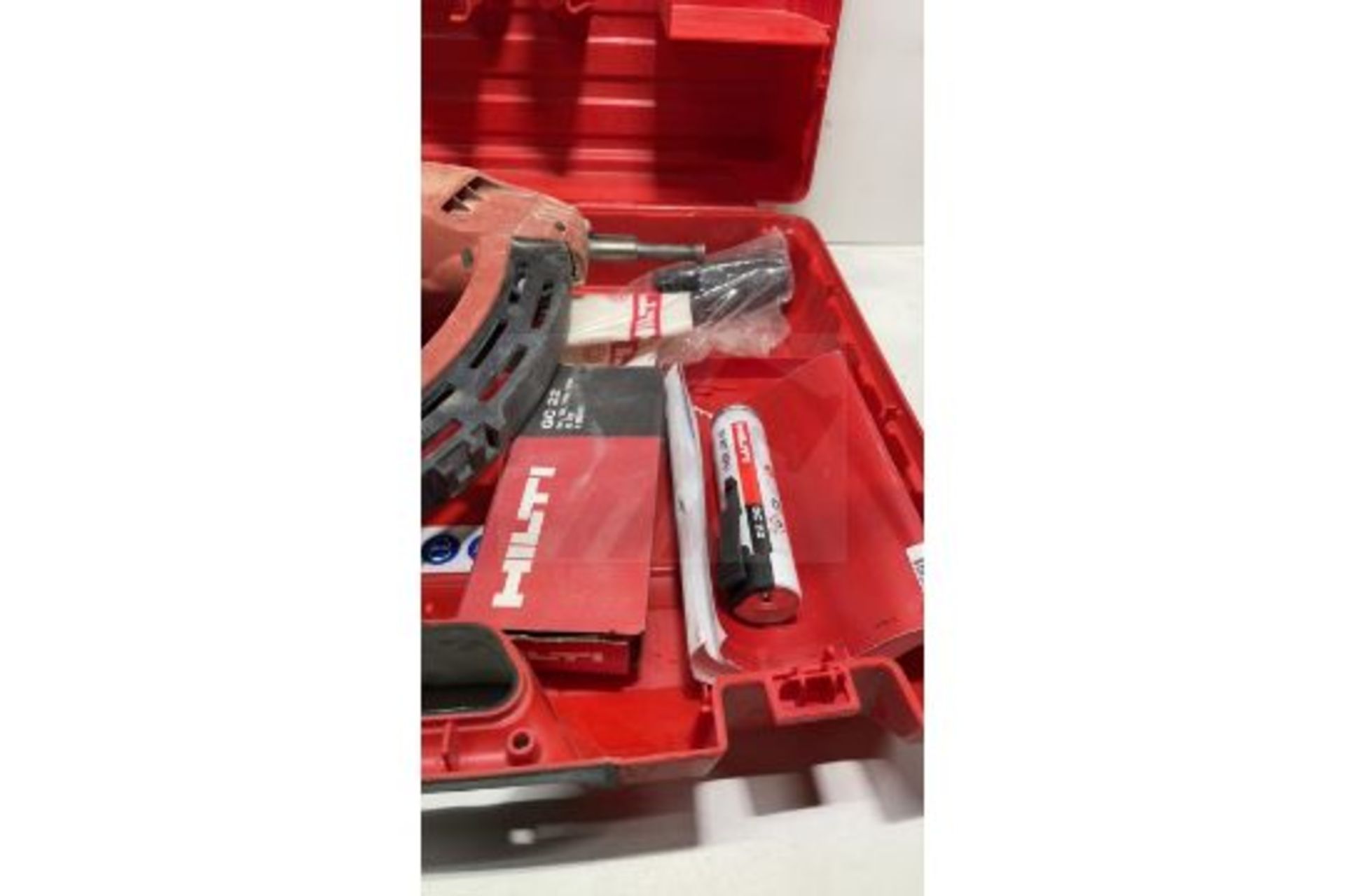 Hilti GX 120-ME Fully Automatic Gas-Actuated Fastening Tool - Image 2 of 5