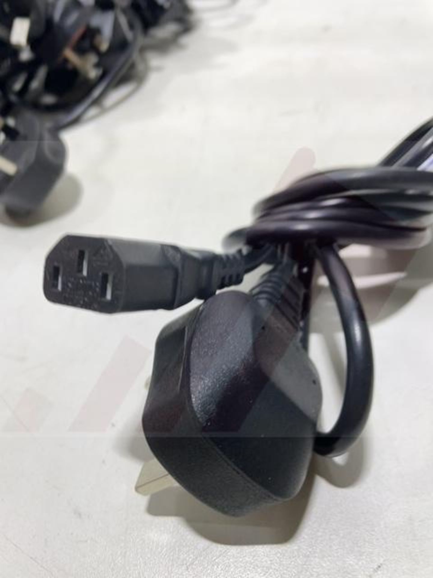 40 X Power Leads | IEC CI3 to UK Plug Power Cable - Image 4 of 4