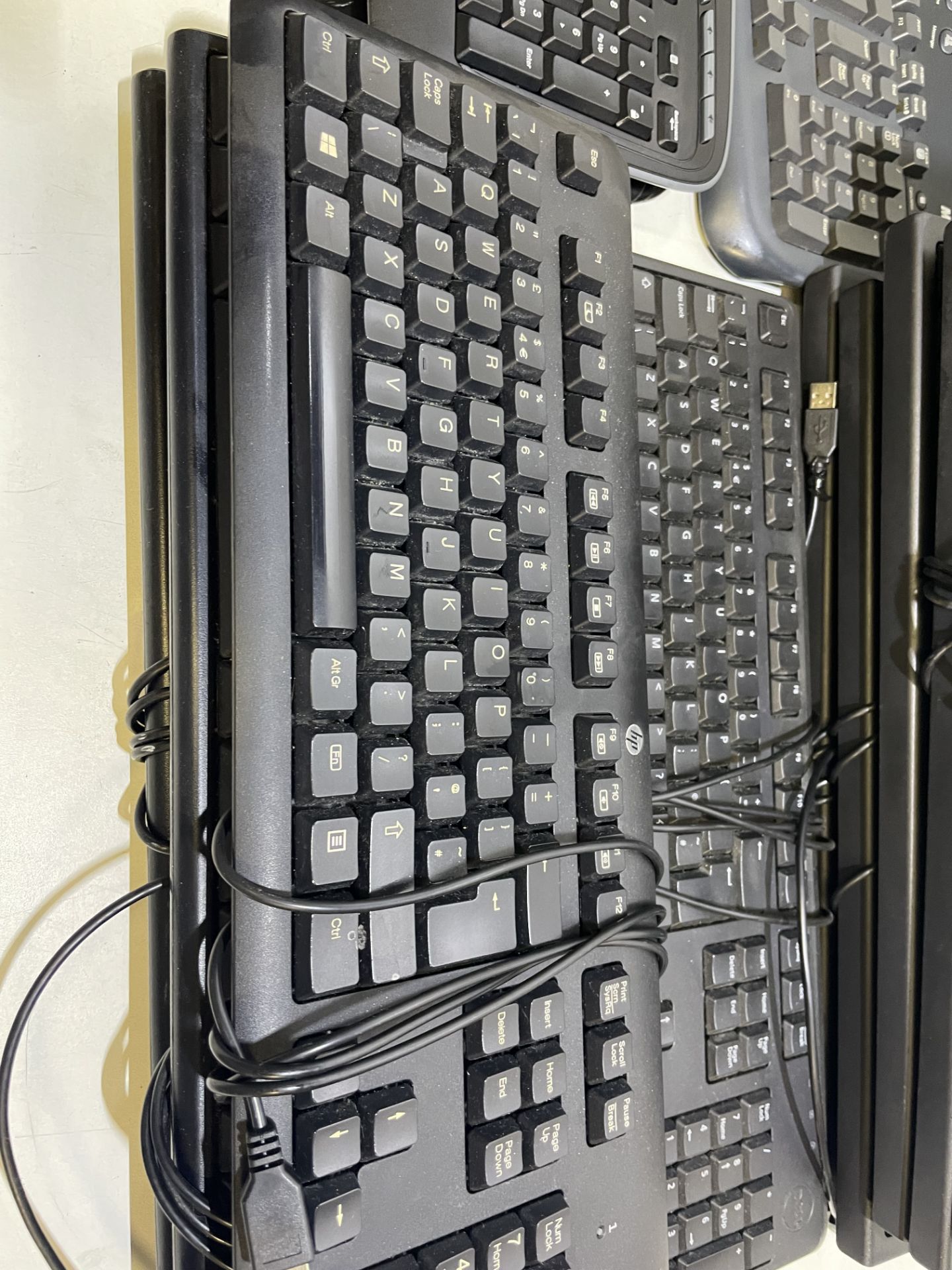 13 x Various Wired Keyboards | See Pictures - Image 2 of 8