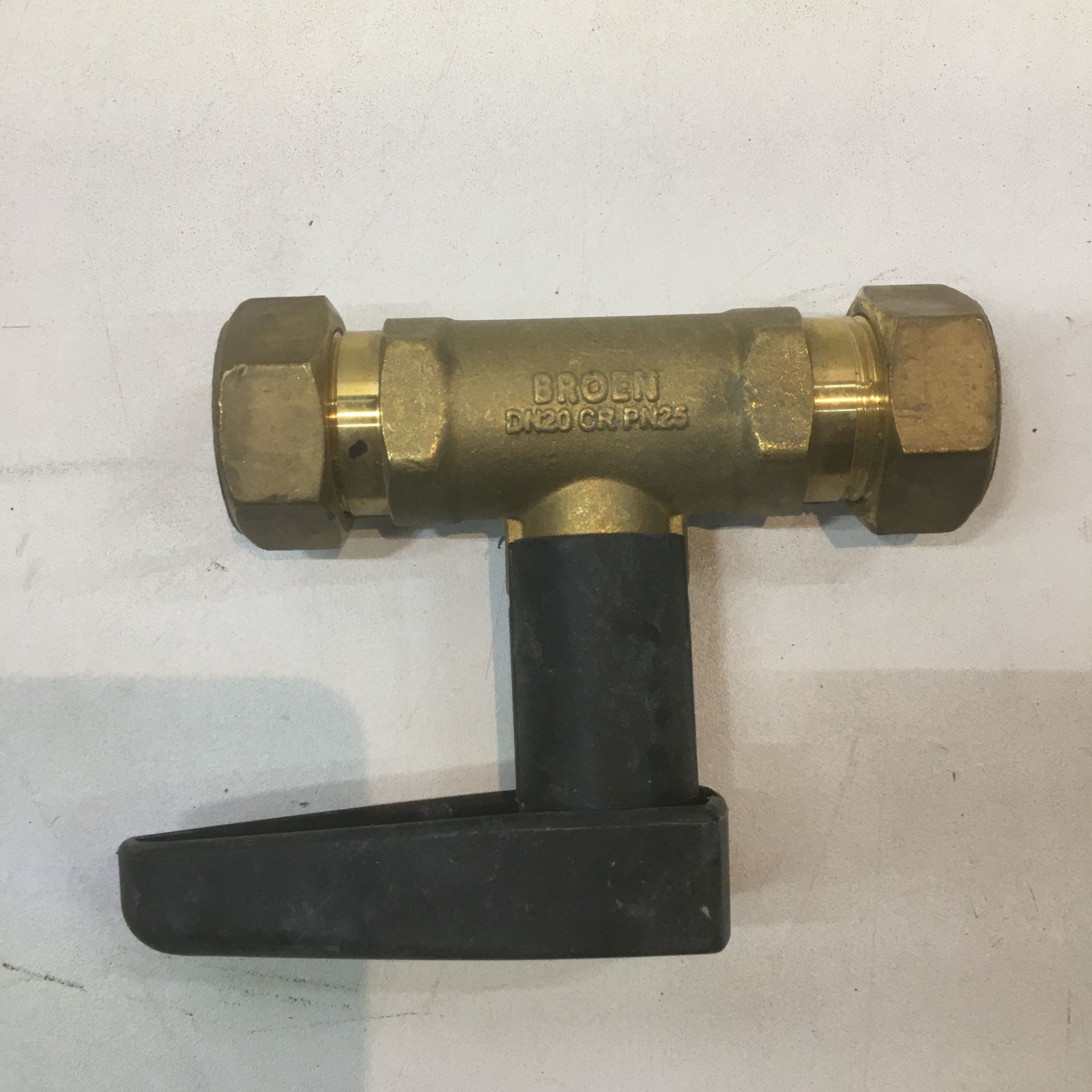 10 x Various Pipe Cut-Off Valves As Per Description - Image 5 of 5