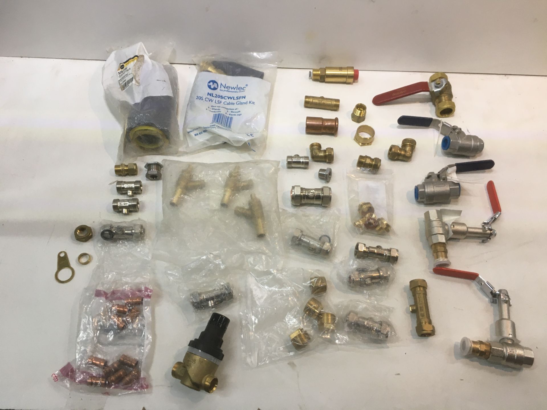 Quantity of Mixed Pipe Fittings | Shut Off Valves | Couplers | Ball Valves | Brass | Copper