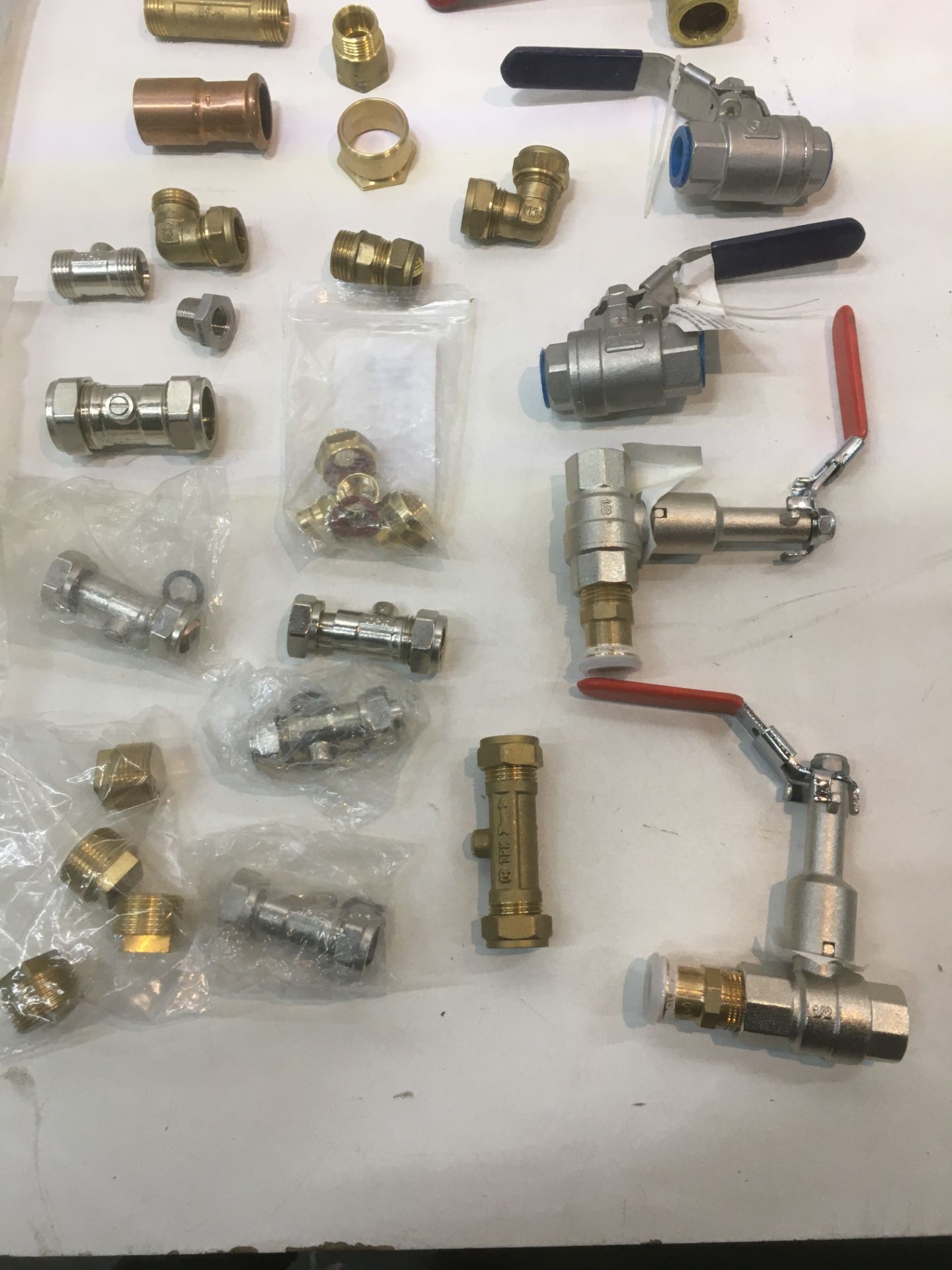 Quantity of Mixed Pipe Fittings | Shut Off Valves | Couplers | Ball Valves | Brass | Copper - Image 4 of 5