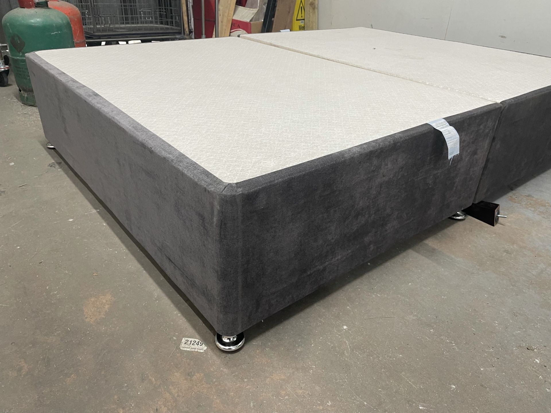 Ex Display Crushed Velvet Effect Double Divan Bed in Grey - Image 4 of 6