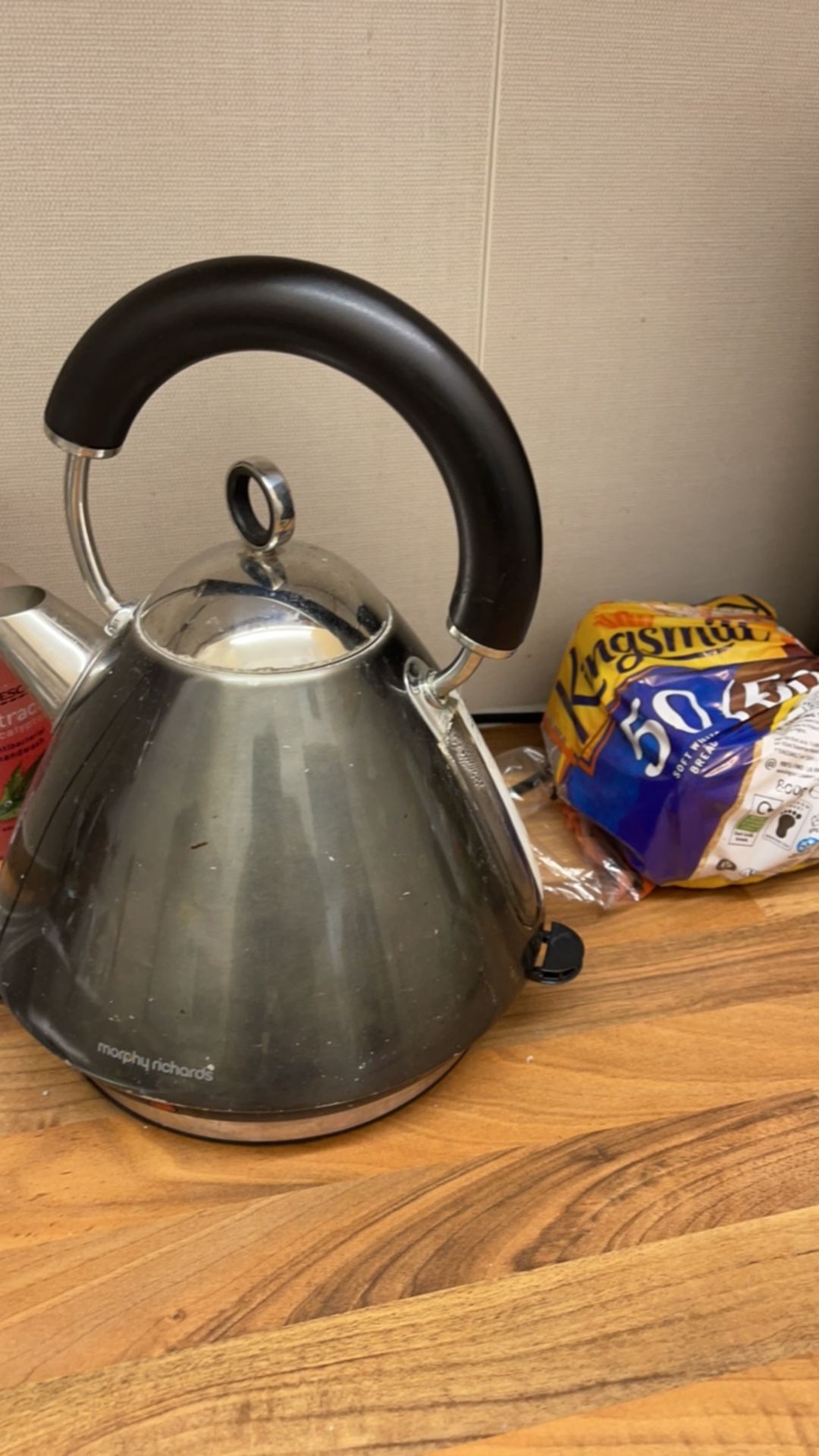 Contents of kitchen: Fridge, microwave, 4 slot toaster, kettle, coffe perculator - Image 4 of 6