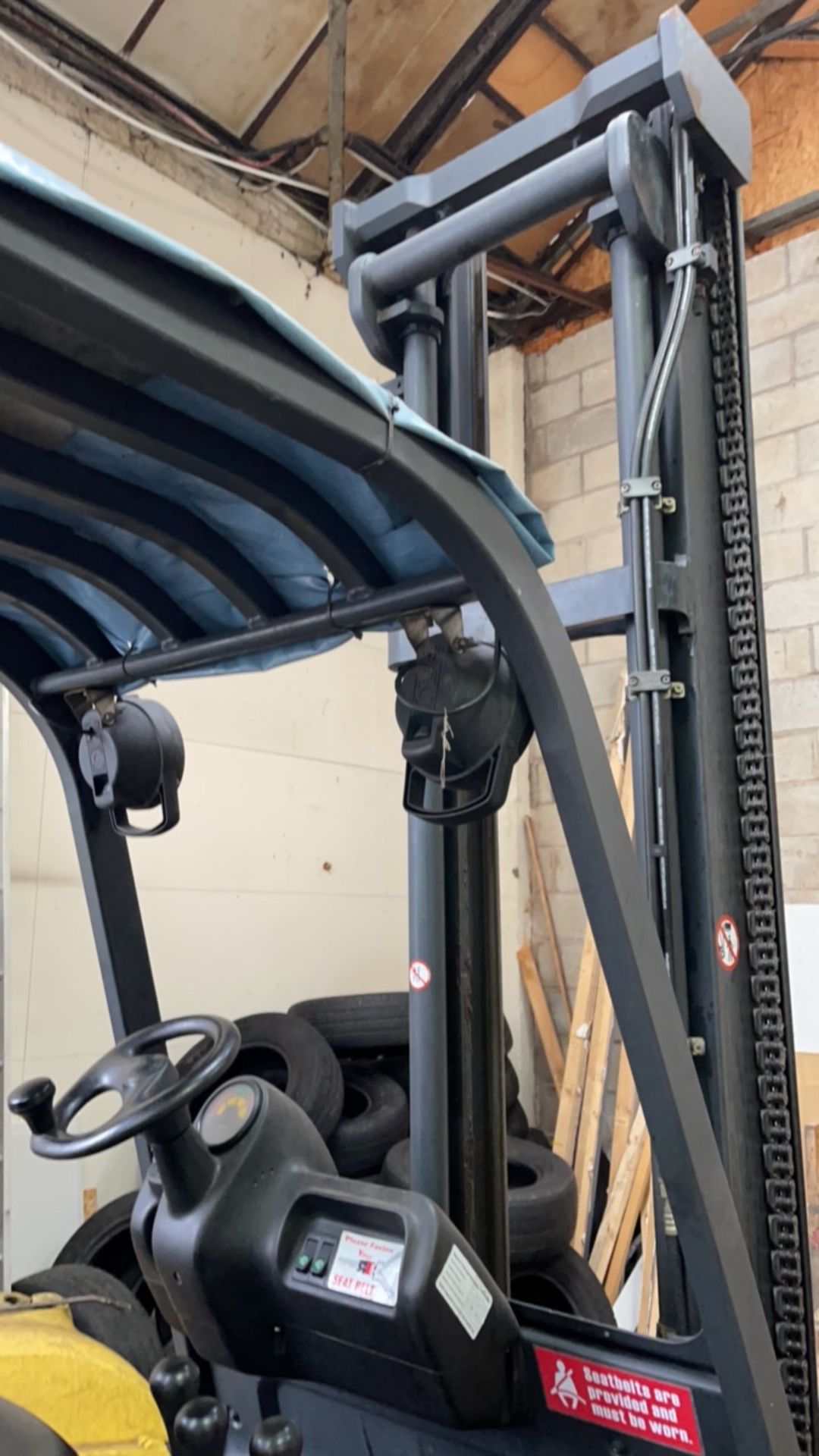 Linde H30 gas fork lift truck with fork extensions - Image 9 of 11