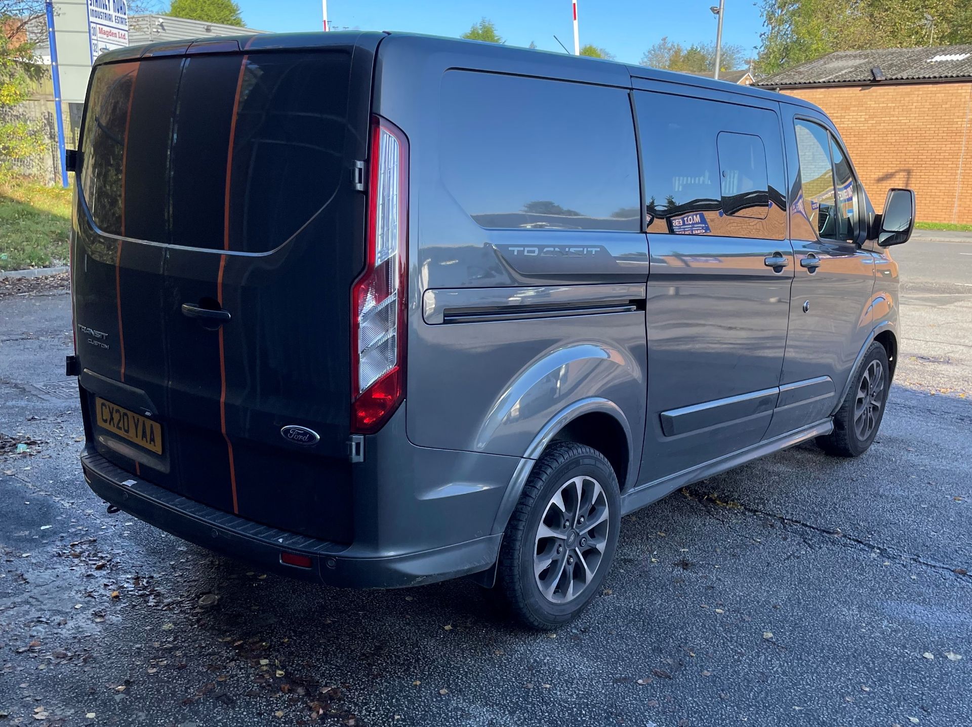 Ford Transit Custom | Reg: CX20 YAA | Mileage: 35788 - Image 7 of 17