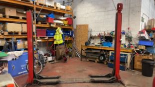 Maron Lifts | 2-Post Vehicle Lift | Load Capacity 2500kg | THIS ITEM IS IN ASHTON-UNDER-LYNE AND IS