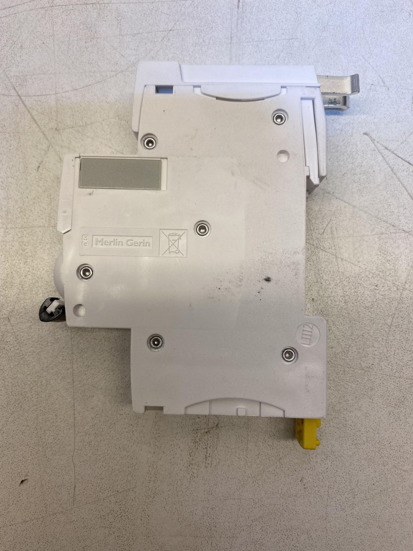 22 x SCHNEIDER - SE10B110 IKQ 1P 10A B MINIATURE CIRCUIT BREAKER