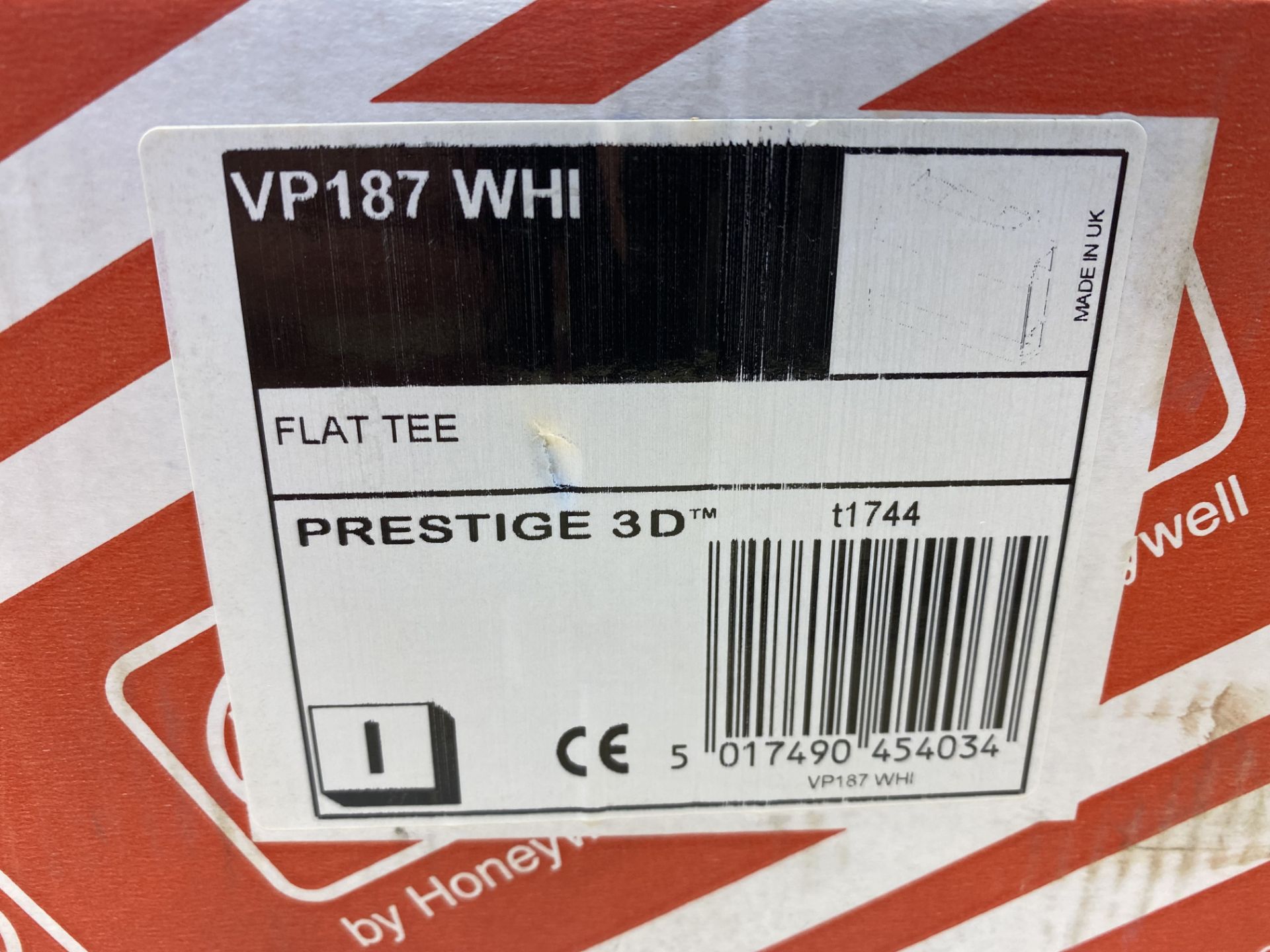 9 X Prestige VP187 WHI 3D Flat Tee - Image 3 of 4