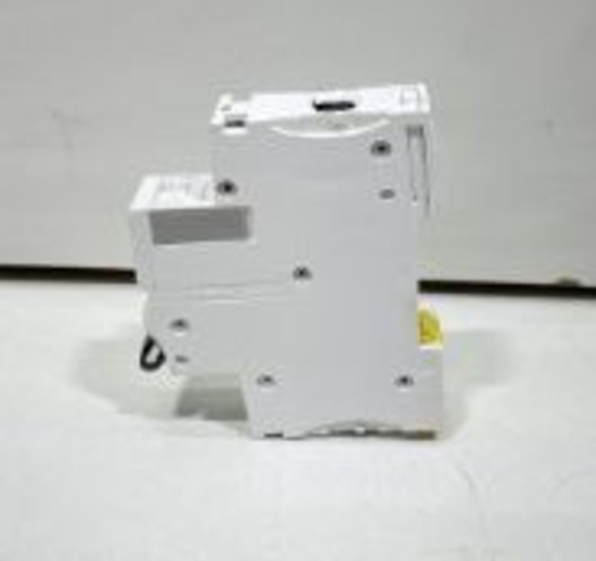 12X Schneider Electric | Acti9-ic60H 240/415v - Image 2 of 8