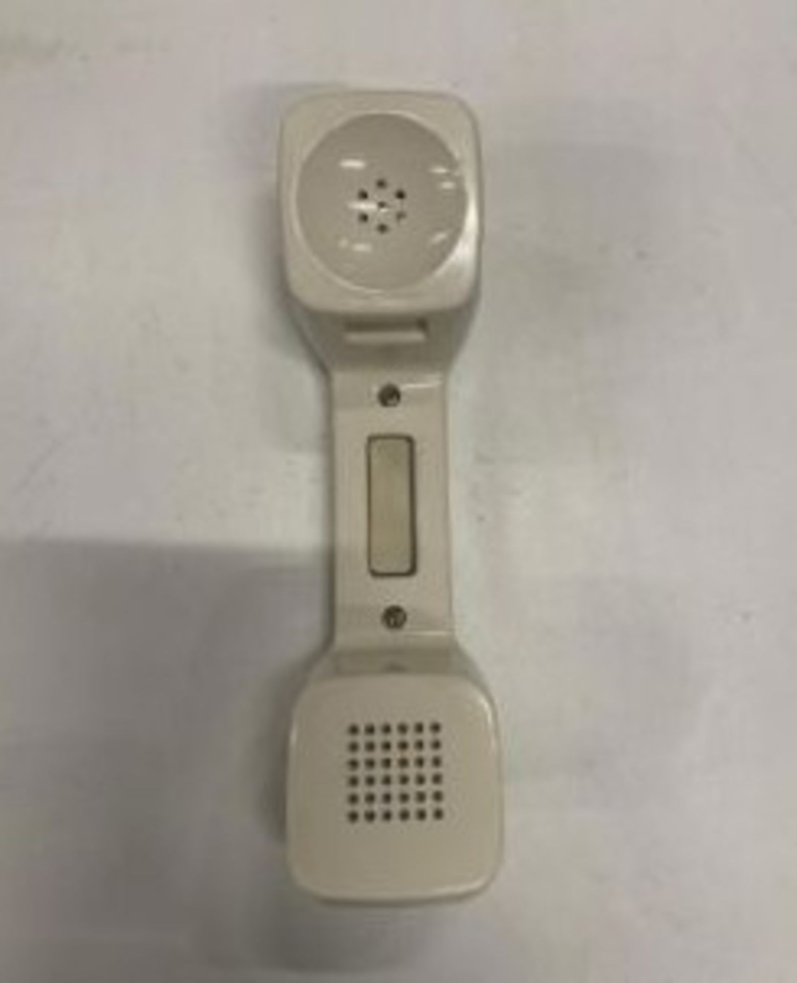 40 x Unbranded White Telephone Receivers - Image 2 of 2