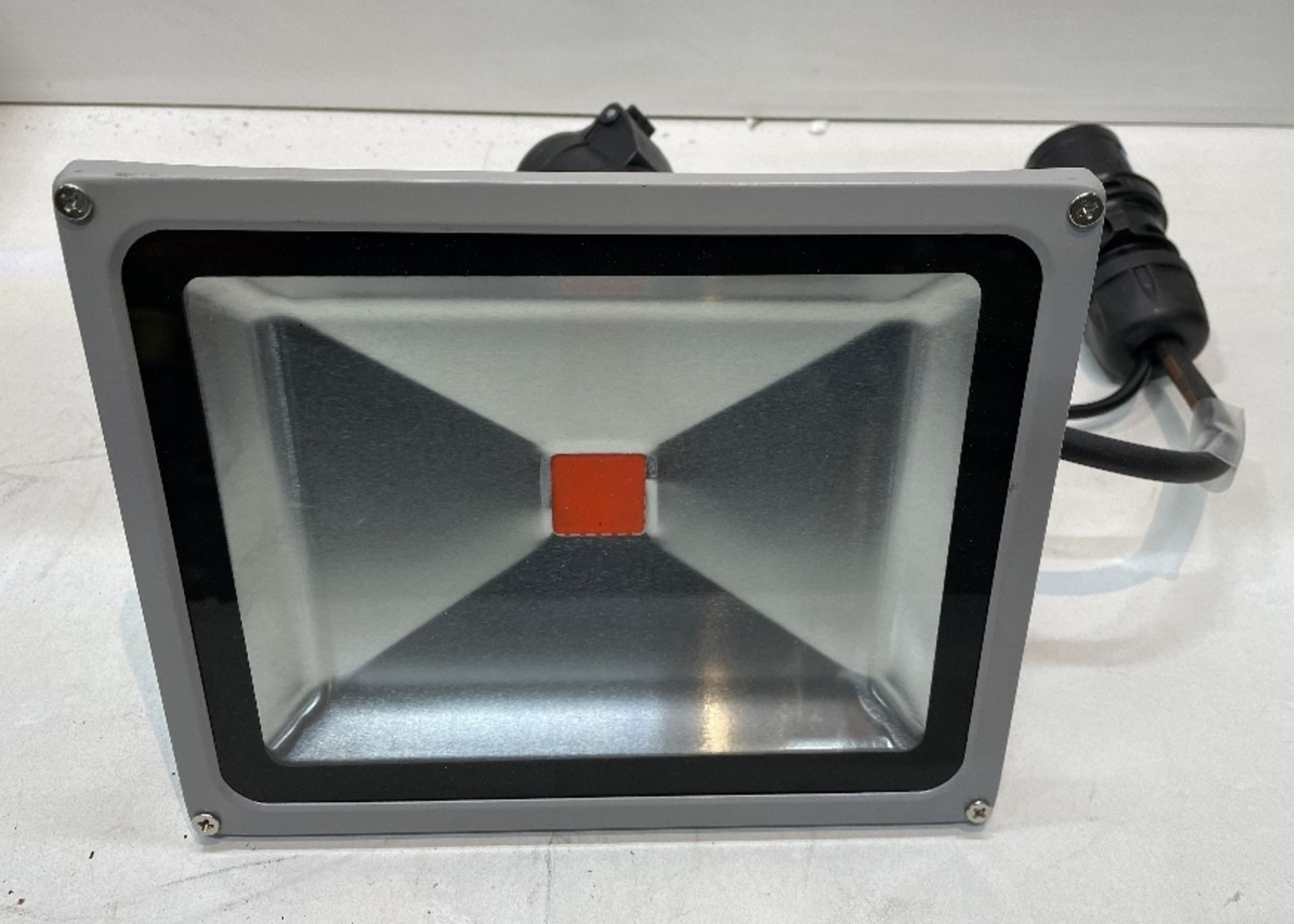 12 x LED 50w Red Flood Lights - Image 2 of 4