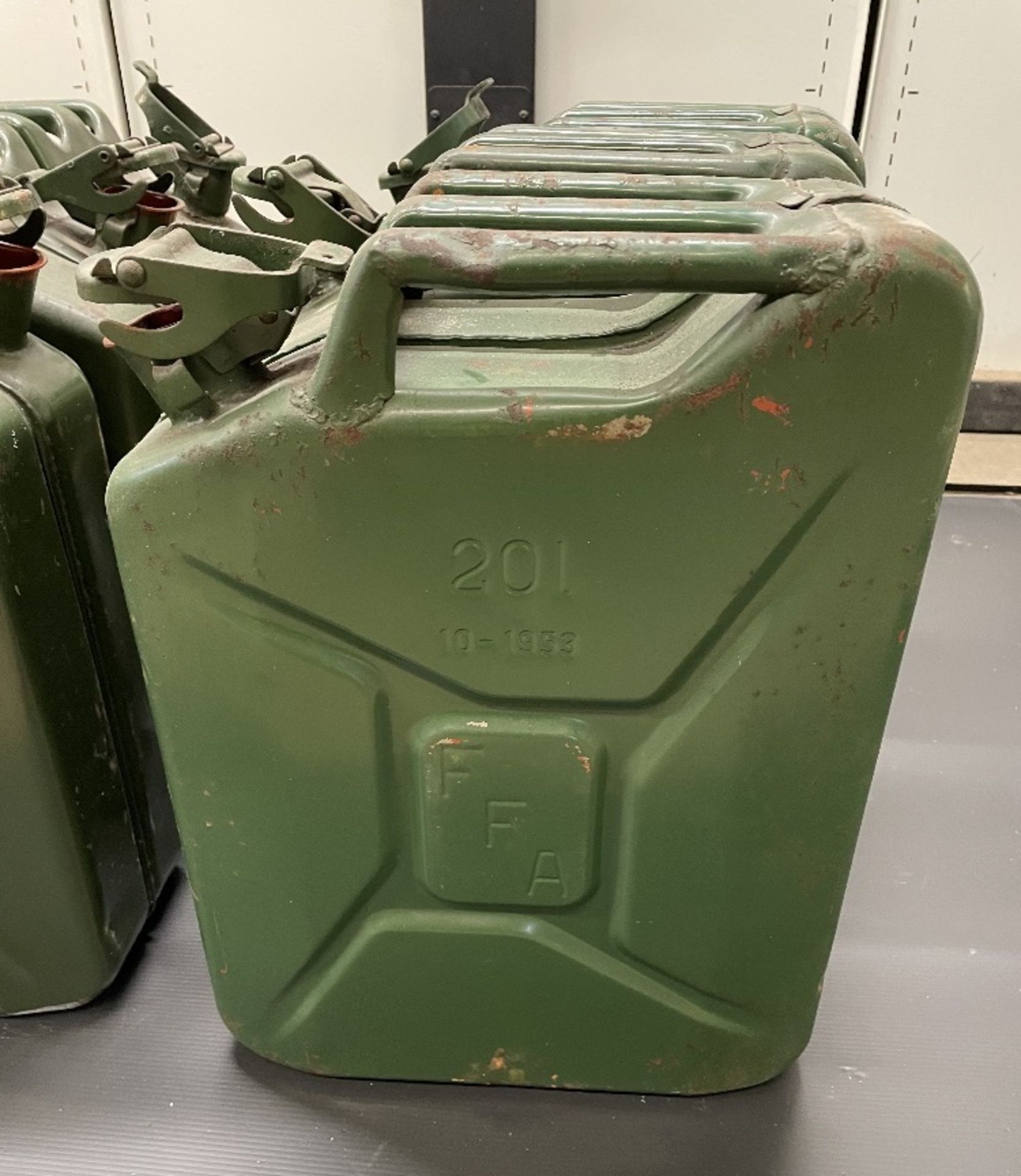 6 x 20L Army Jerry Cans - Image 2 of 2