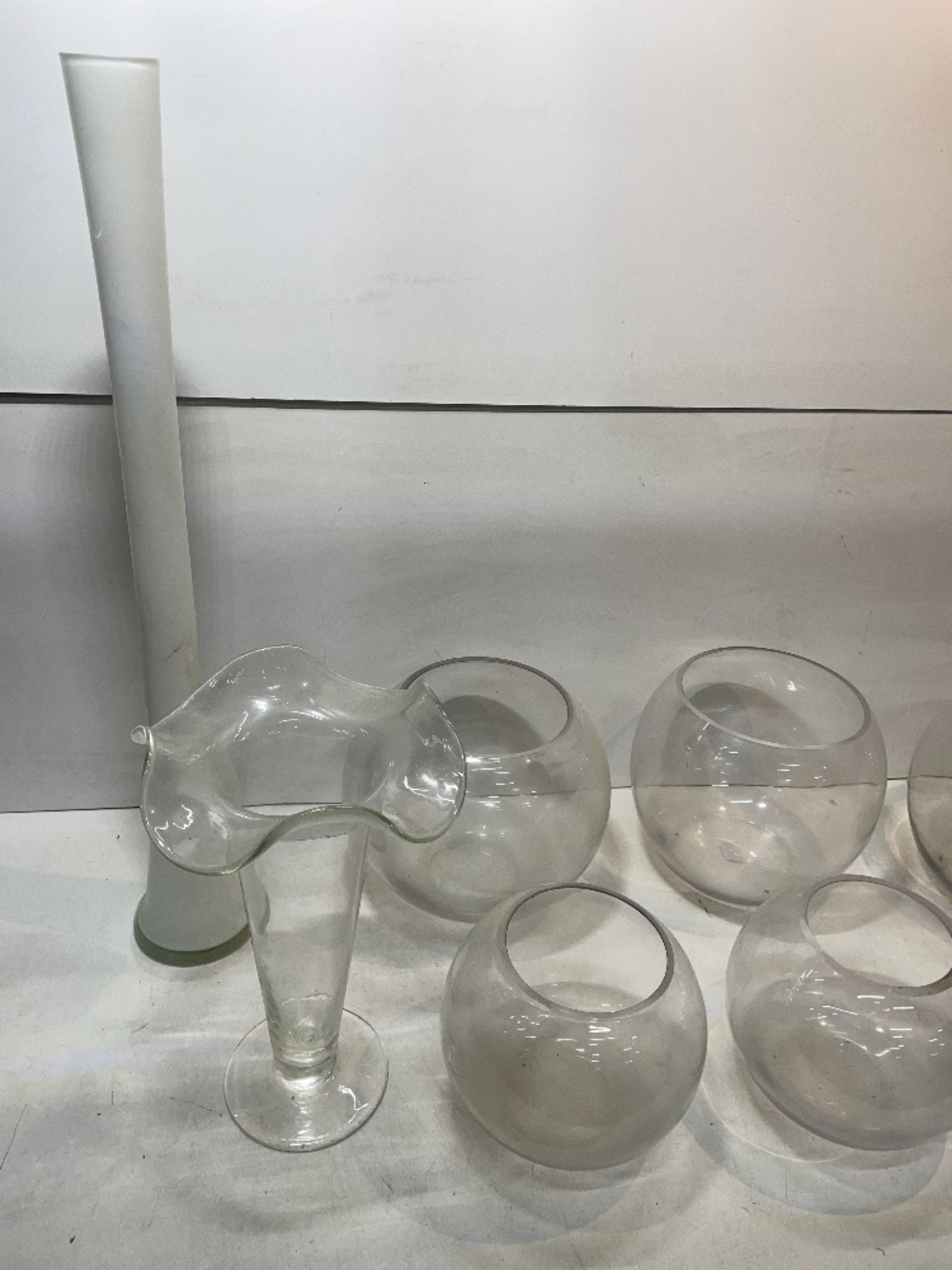 12 x Various Glass Vases - As Pictured - Image 3 of 4