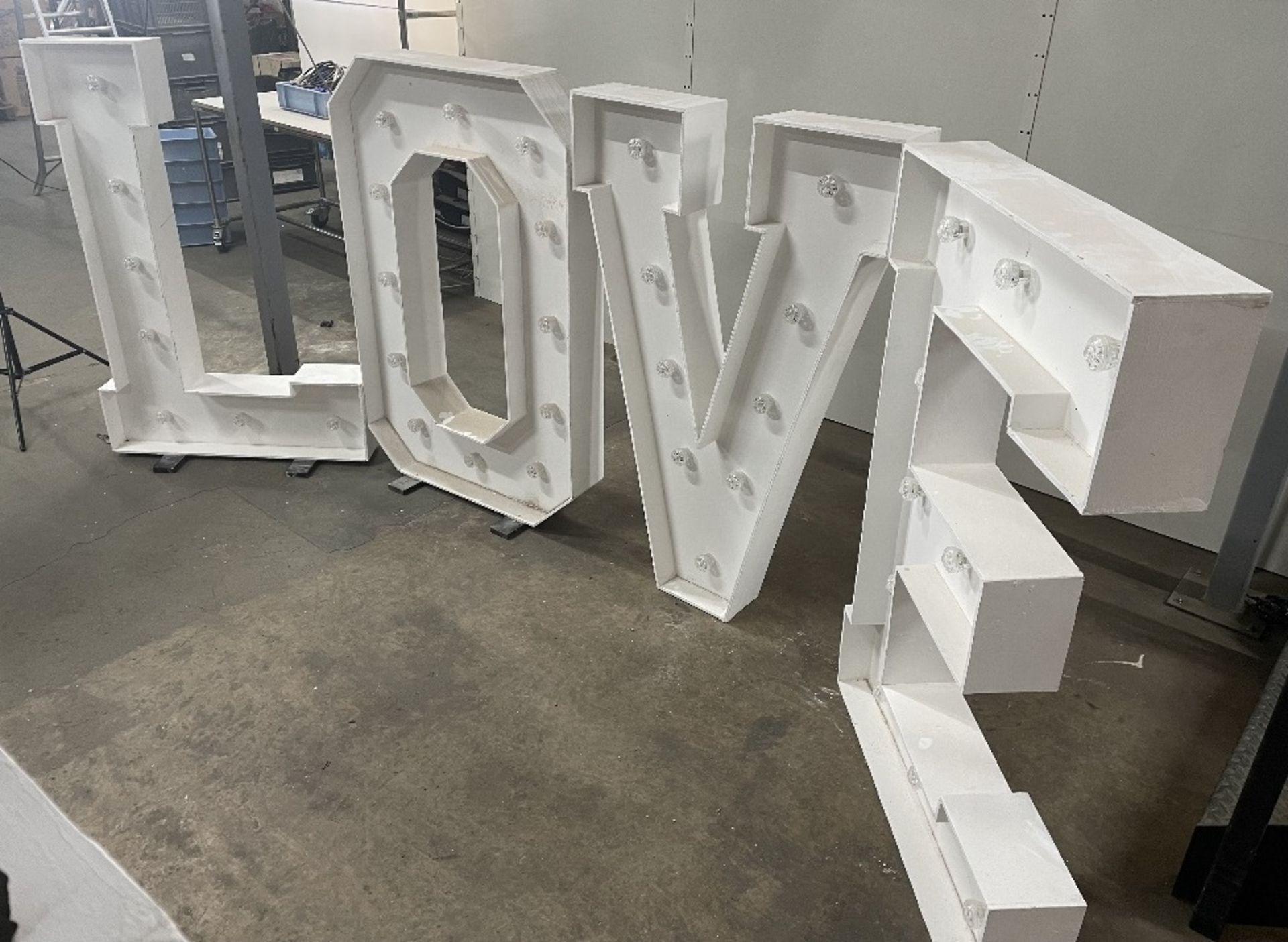 White LED 'LOVE' Letter Signs - Image 3 of 5