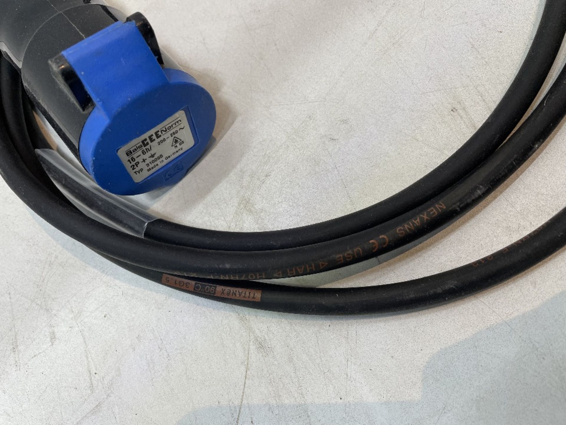 8 x Approx 2m - 16a Single Phase 15a (2.5mm) Cables - Image 4 of 5