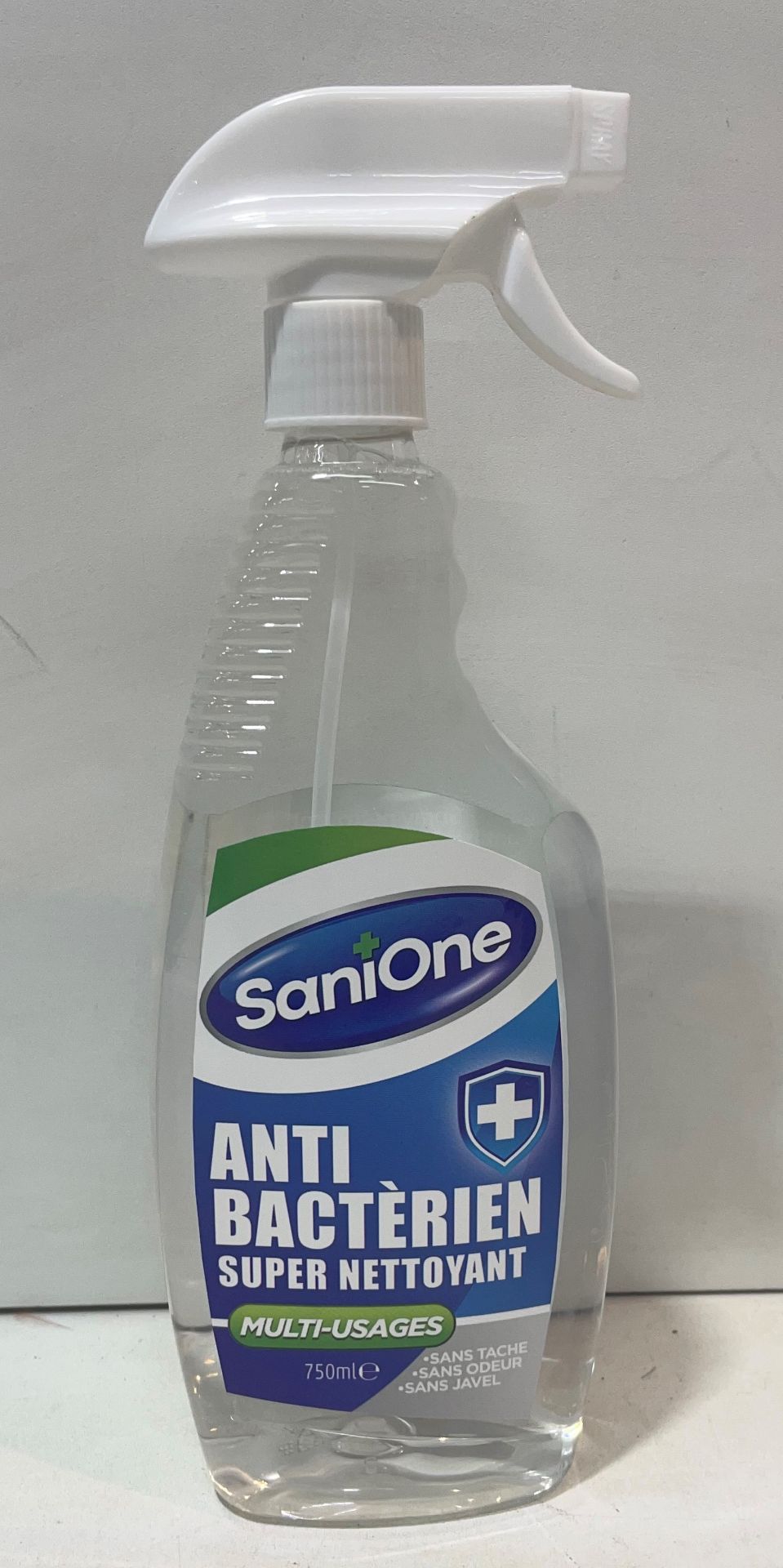 Approximately 576 Anti-bacteria Multi Purpose spray 750ml | ****Instructions are in FRENCH****