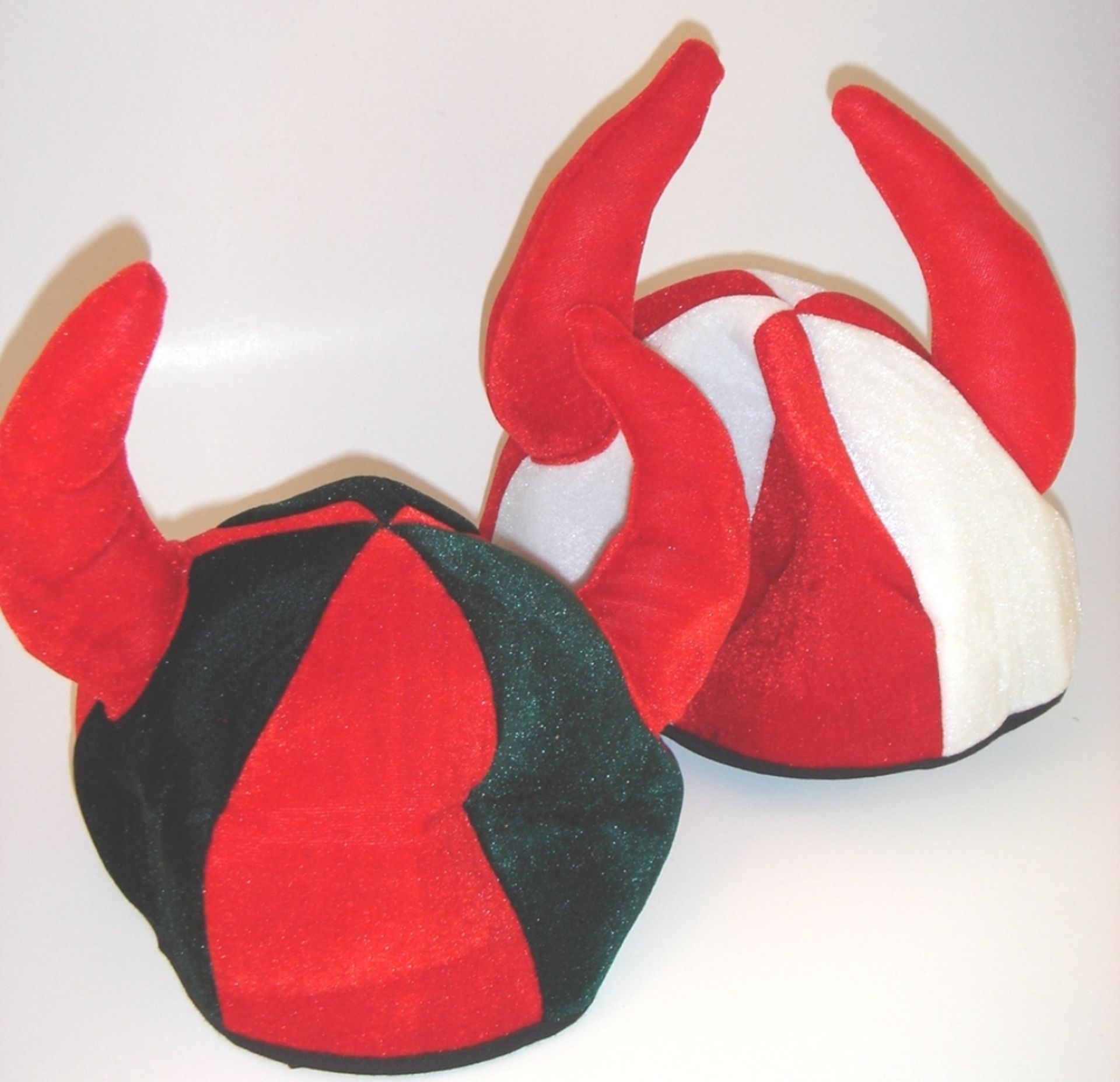 Approx 1,400 x Various Jester & Topper Style Novelty Hats - Red/White/Green & Red & White - RRP£4.99