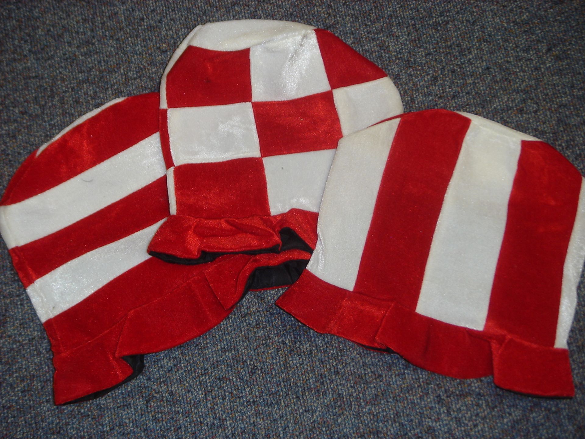 Approx 1,400 x Various Jester & Topper Style Novelty Hats - Red/White/Green & Red & White - RRP£4.99 - Image 3 of 4