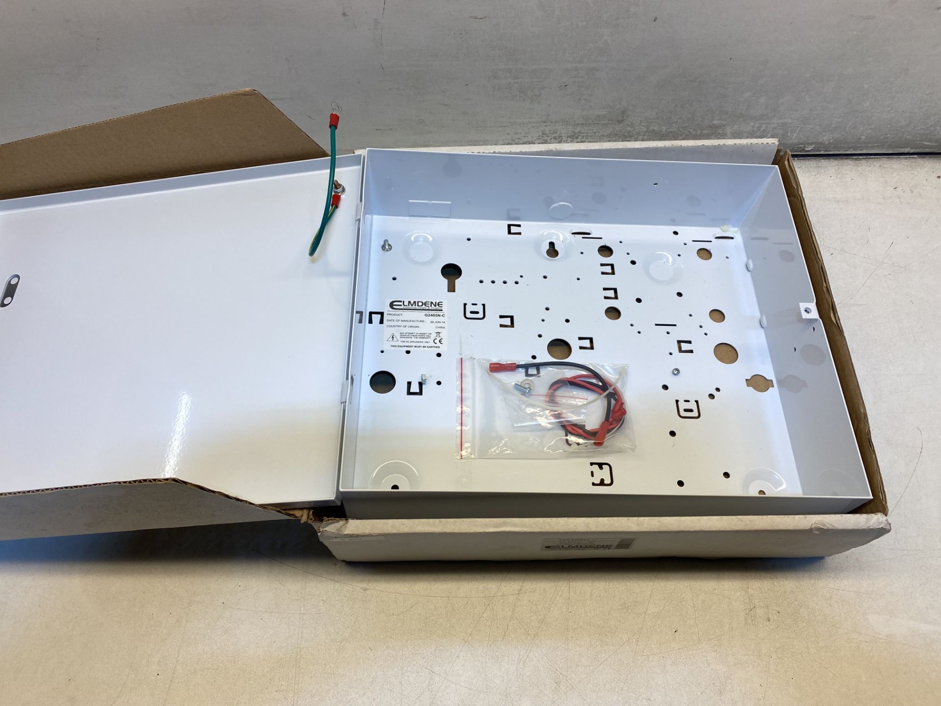 ELMDENE 24V, 5A, Metal Boxed Wall Mount Access Control Power Supply - Image 2 of 4