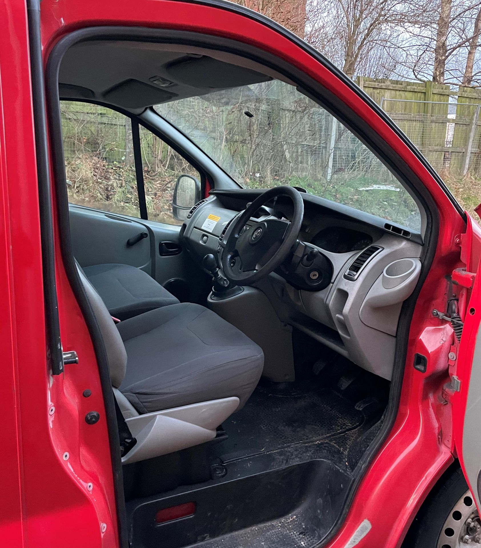 Vauxhaull Vivaro 2700 CDTI SWB In Red | Reg: WR59 XBM | Milage: 88709 - Image 21 of 28