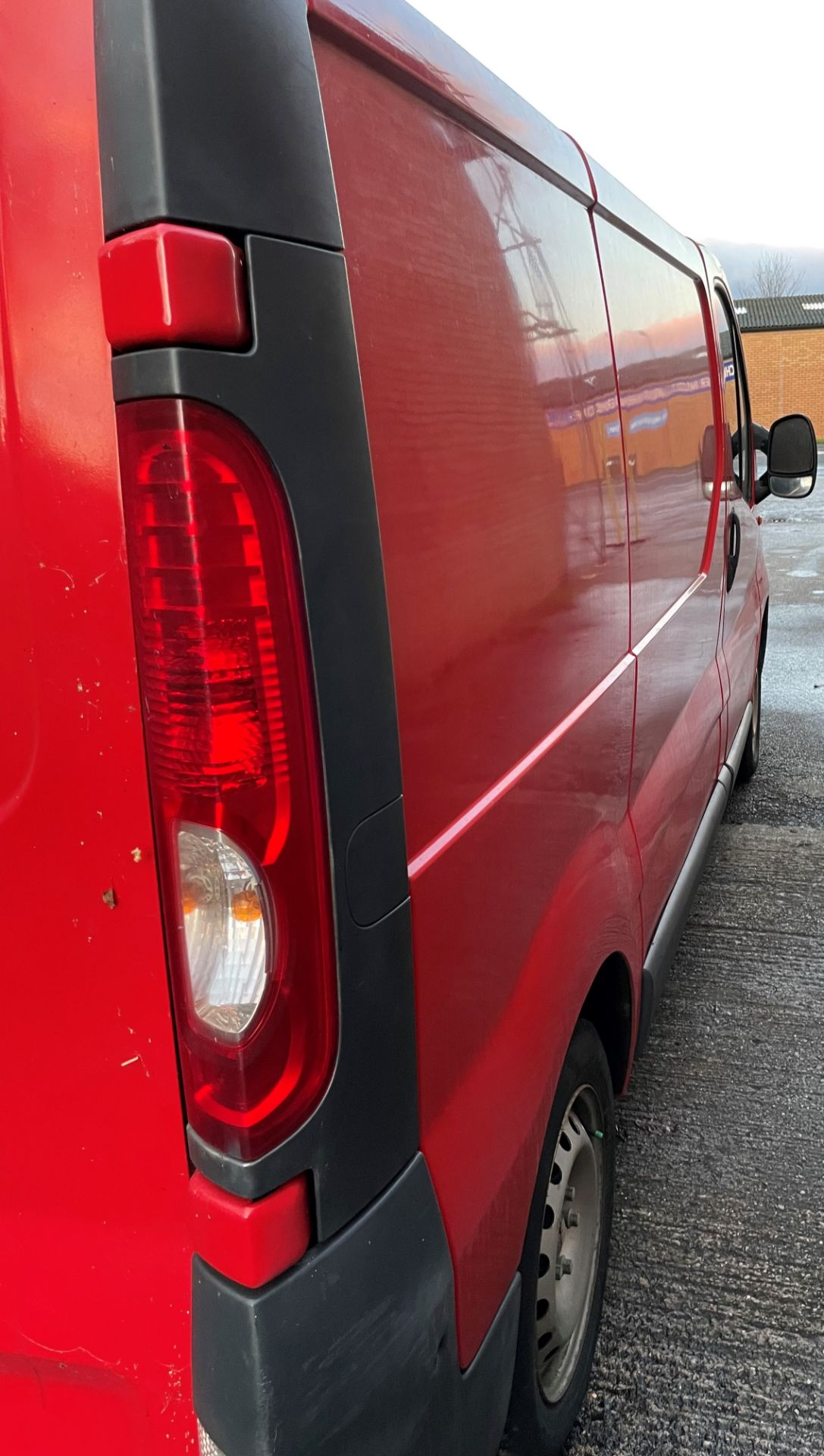 Vauxhaull Vivaro 2700 CDTI SWB In Red | Reg: WR59 XBM | Milage: 88709 - Image 7 of 28