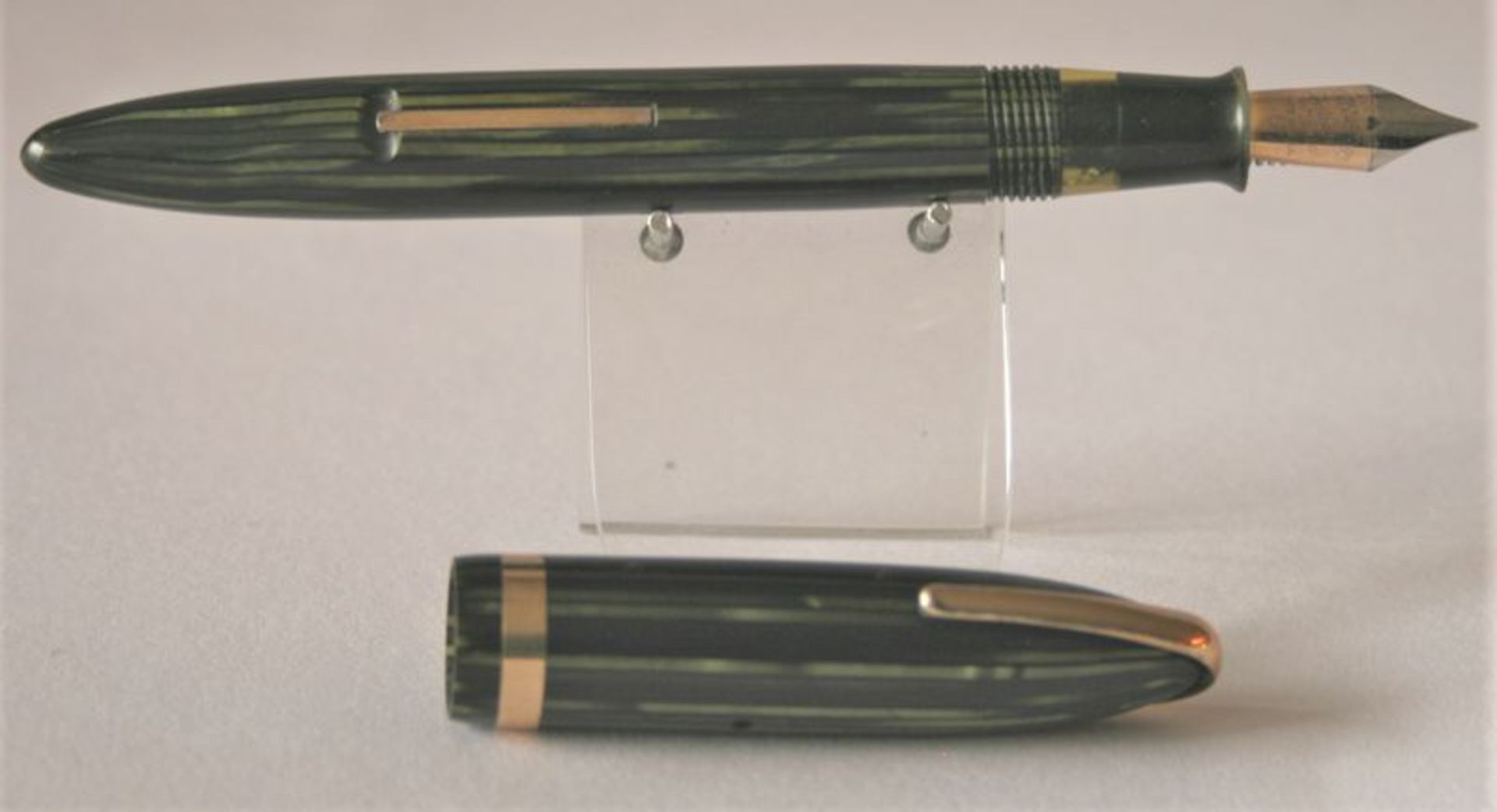 Stylo Plume à réservoir à piston, W.A. SHEAFFER modèle 500, Celluloïd vert [...] - Image 2 of 2