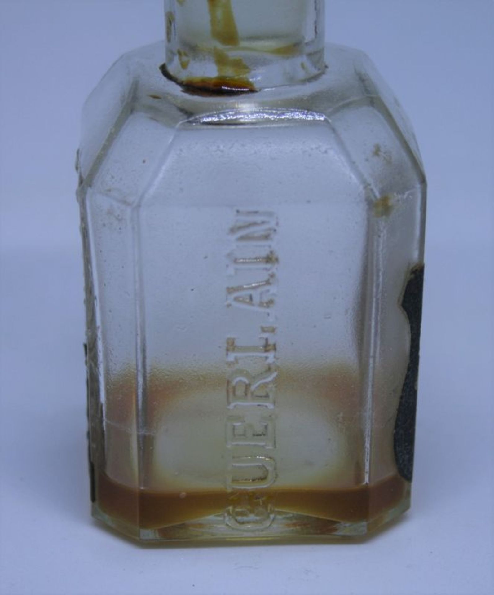Rare et ancien flacon de parfum signé Guerlain (à partir des années 1880) "Cuir de [...] - Image 2 of 3