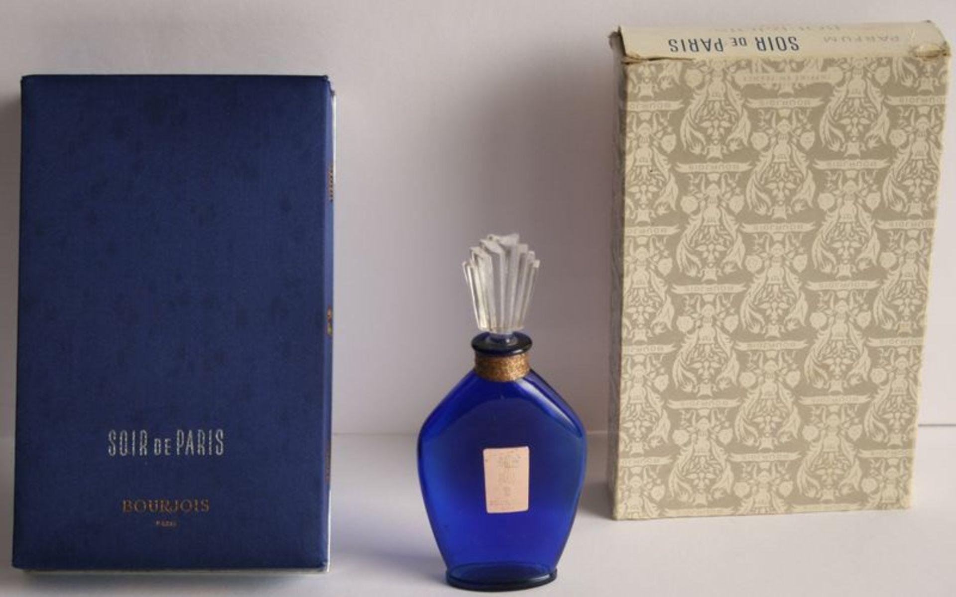 Flacon de parfum ancien (vers 1930) de la Maison BOURJOIS "Soir de Paris", vide, avec [...]