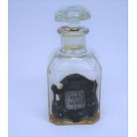 Rare et ancien flacon de parfum signé Guerlain (à partir des années 1880) "Cuir de [...]
