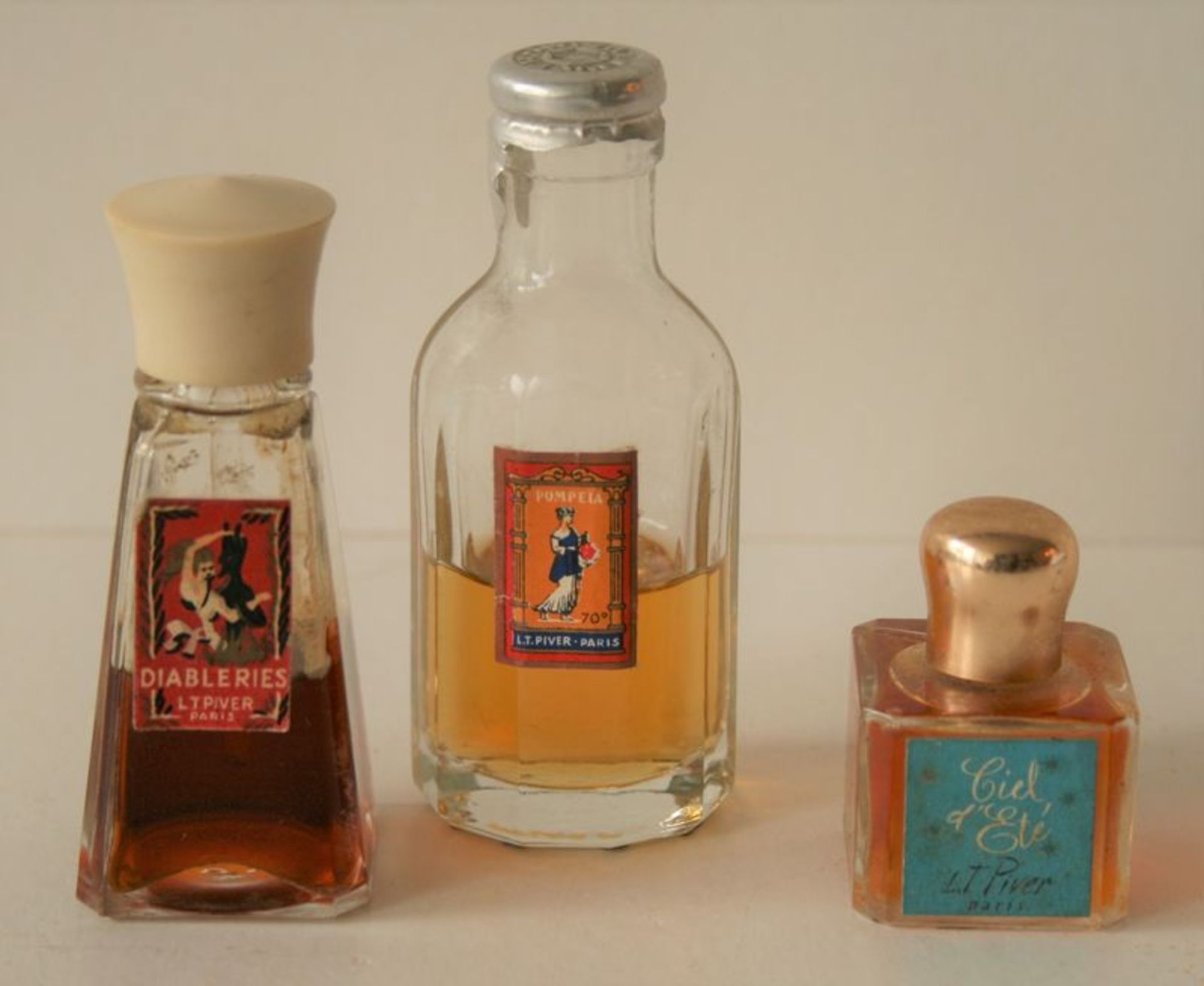 3 flacons de parfum de la maison Coty (la plus ancienne parfumerie française) : [...]