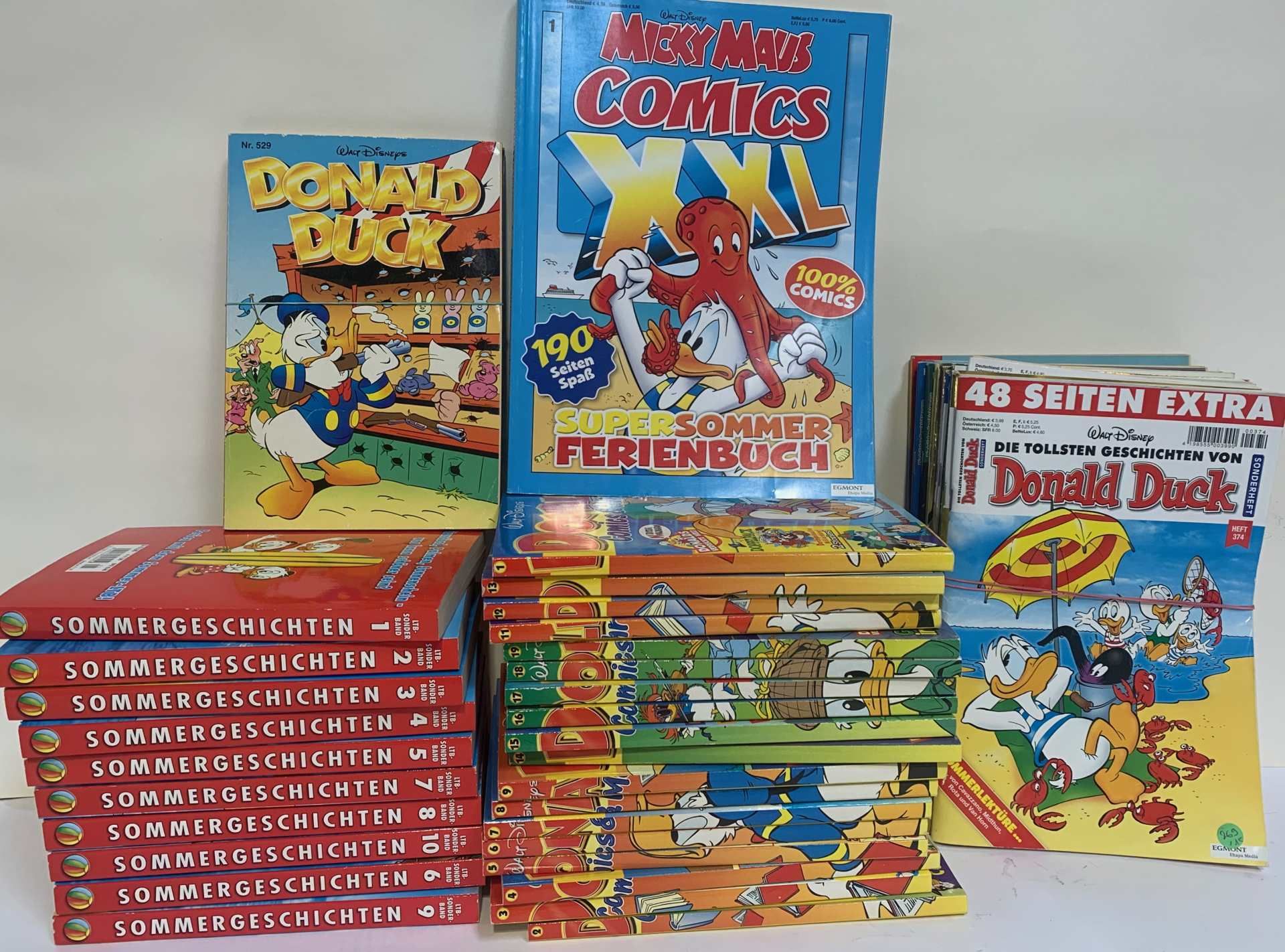 DONALD DUCK WALT DISNEYS - DONALD DUCK Grundstück bestehend aus : - 10 SOMMERGESCHICHTEN -