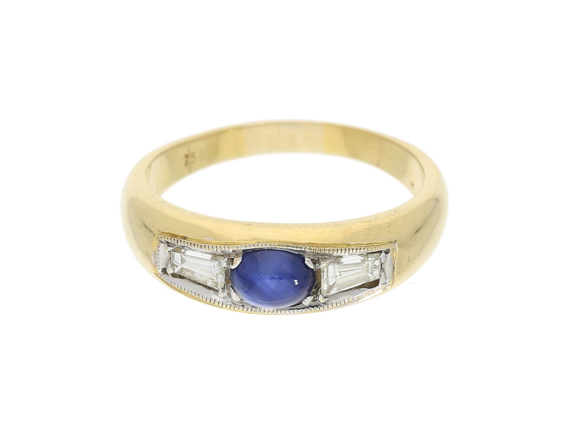 Ring: dekorativer Bandring mit Saphircabochon und Diamanten, 18K GoldCa. Ø20mm, RG63,