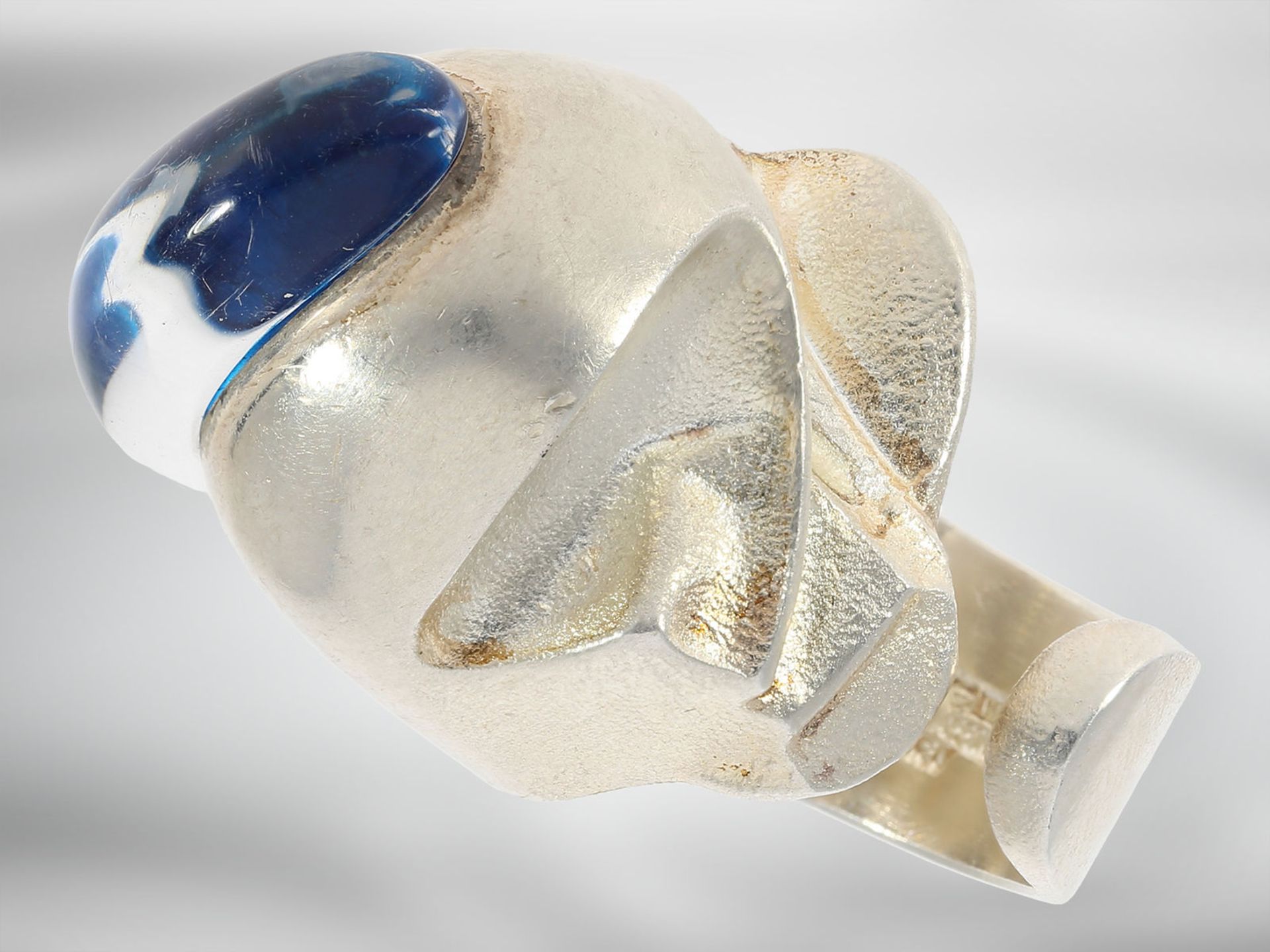 Ring: Designerring 'Yarra's Helmet' aus der Manufaktur Lapponia, mit Acryl, Sterlingsilber, Finnland - Image 5 of 6