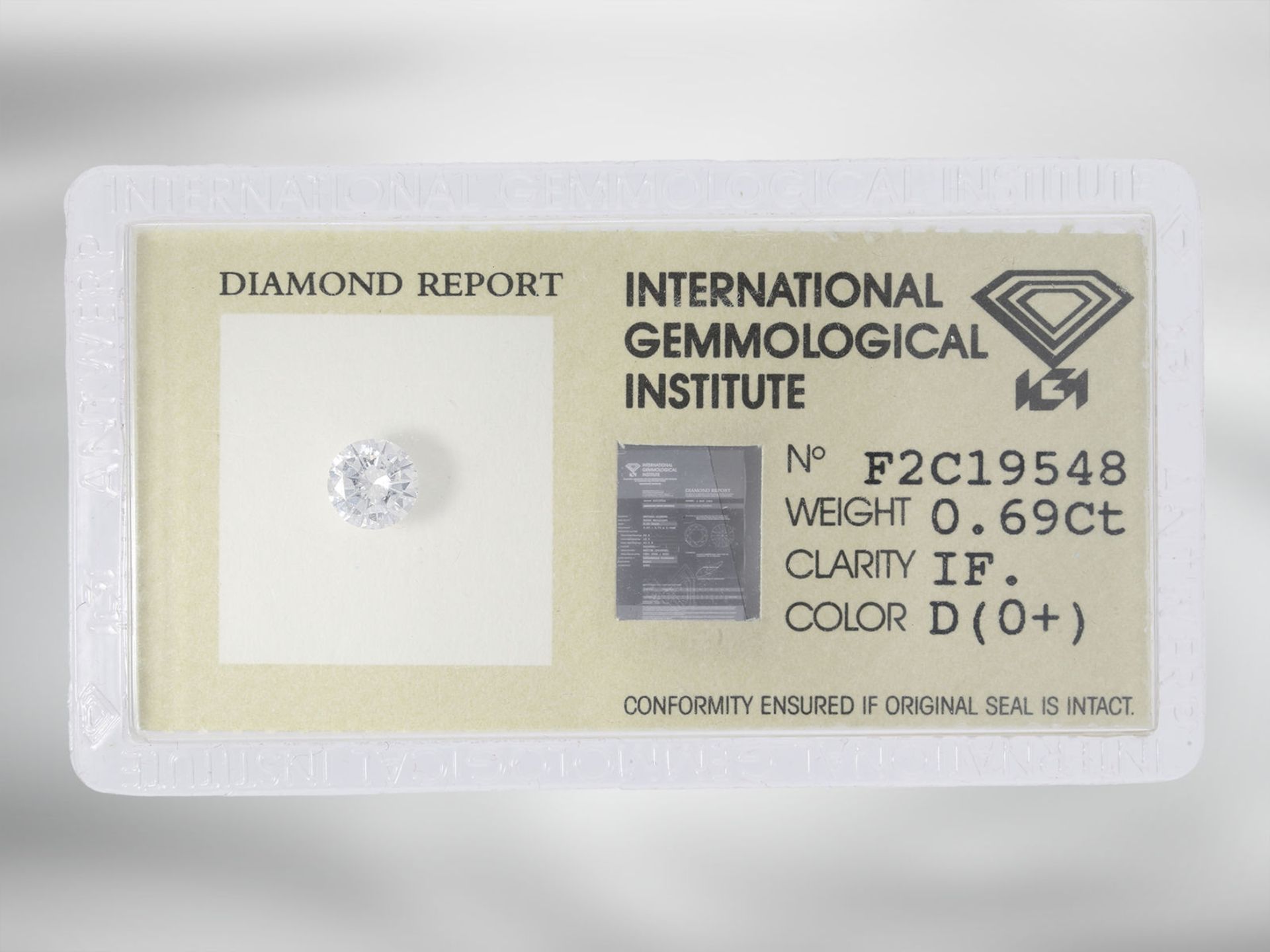 Brillant: seltener Anlage-Diamant in Spitzenqualität, 0,69ct, River D, Lupenrein, inklusive IGI-Repo