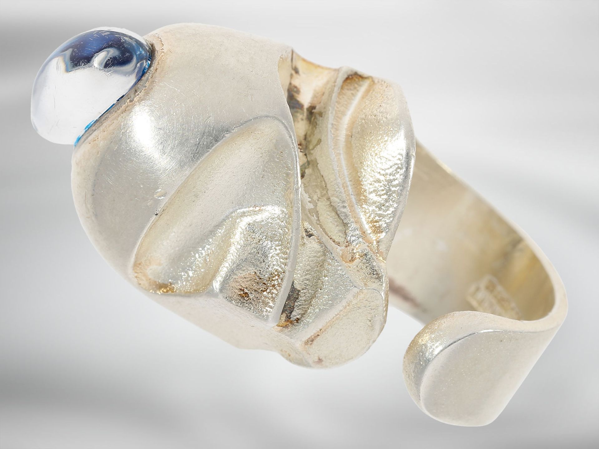 Ring: Designerring 'Yarra's Helmet' aus der Manufaktur Lapponia, mit Acryl, Sterlingsilber, Finnland - Image 3 of 6