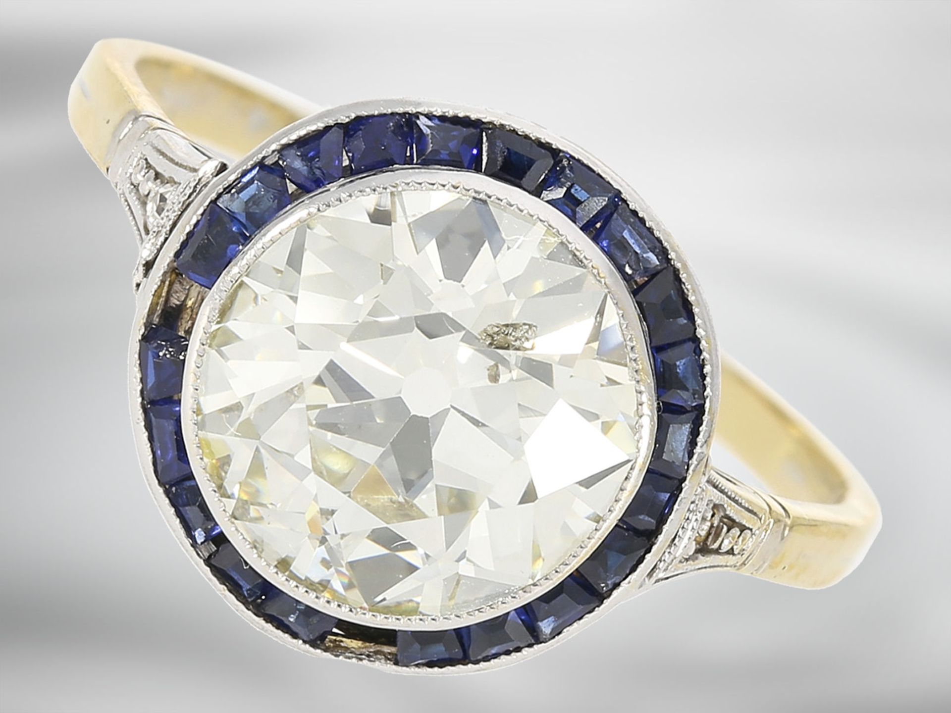 Ring: antiker Saphir/Diamant-Goldschmiedering mit großem Altschliff-Diamant von ca. 2,5ct. - Bild 2 aus 3